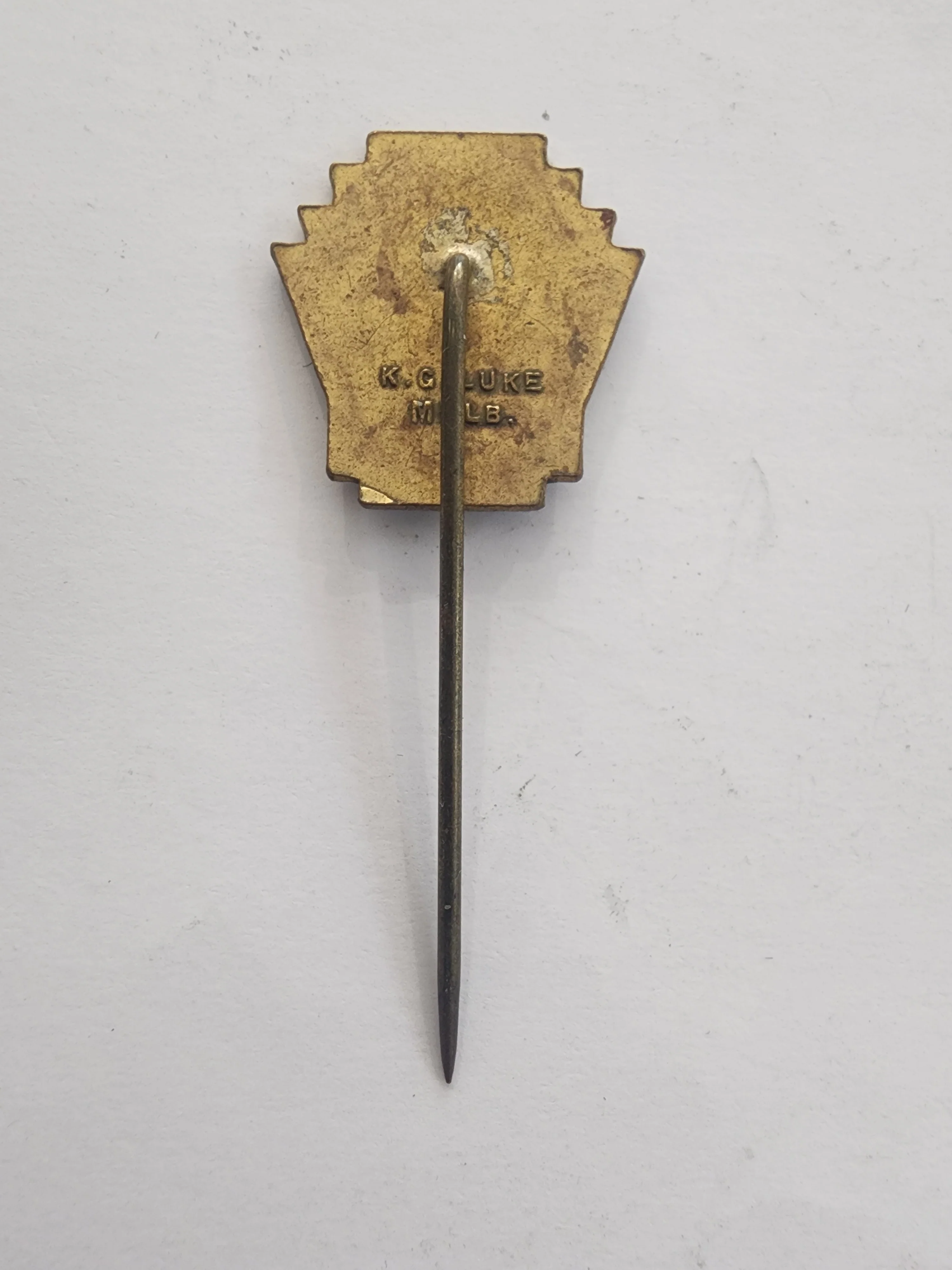 1927- 1928 4 VFL Fitzroy Football Club Membership badges and pins - Image 5
