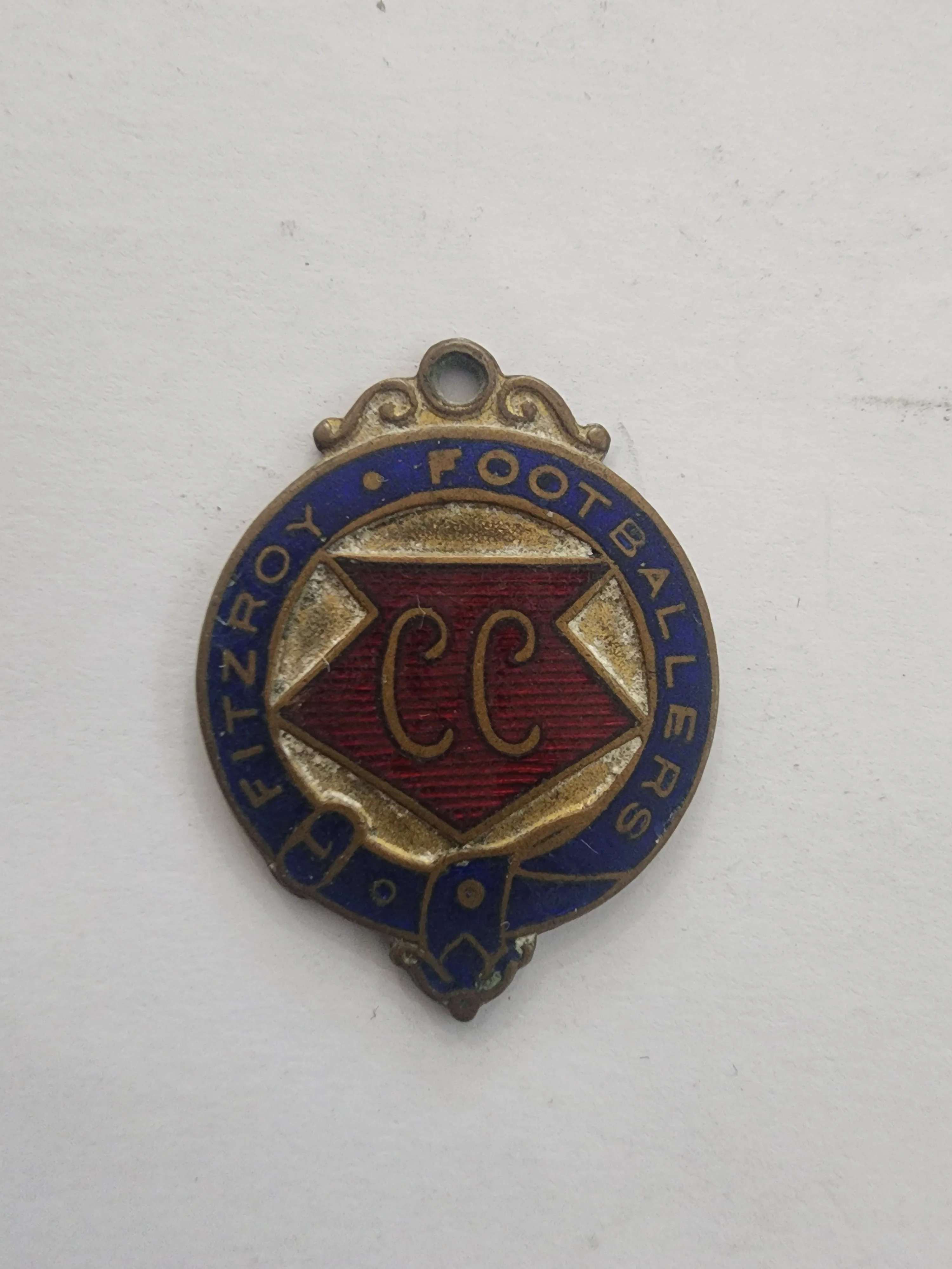 1927- 1928 4 VFL Fitzroy Football Club Membership badges and pins - Image 6