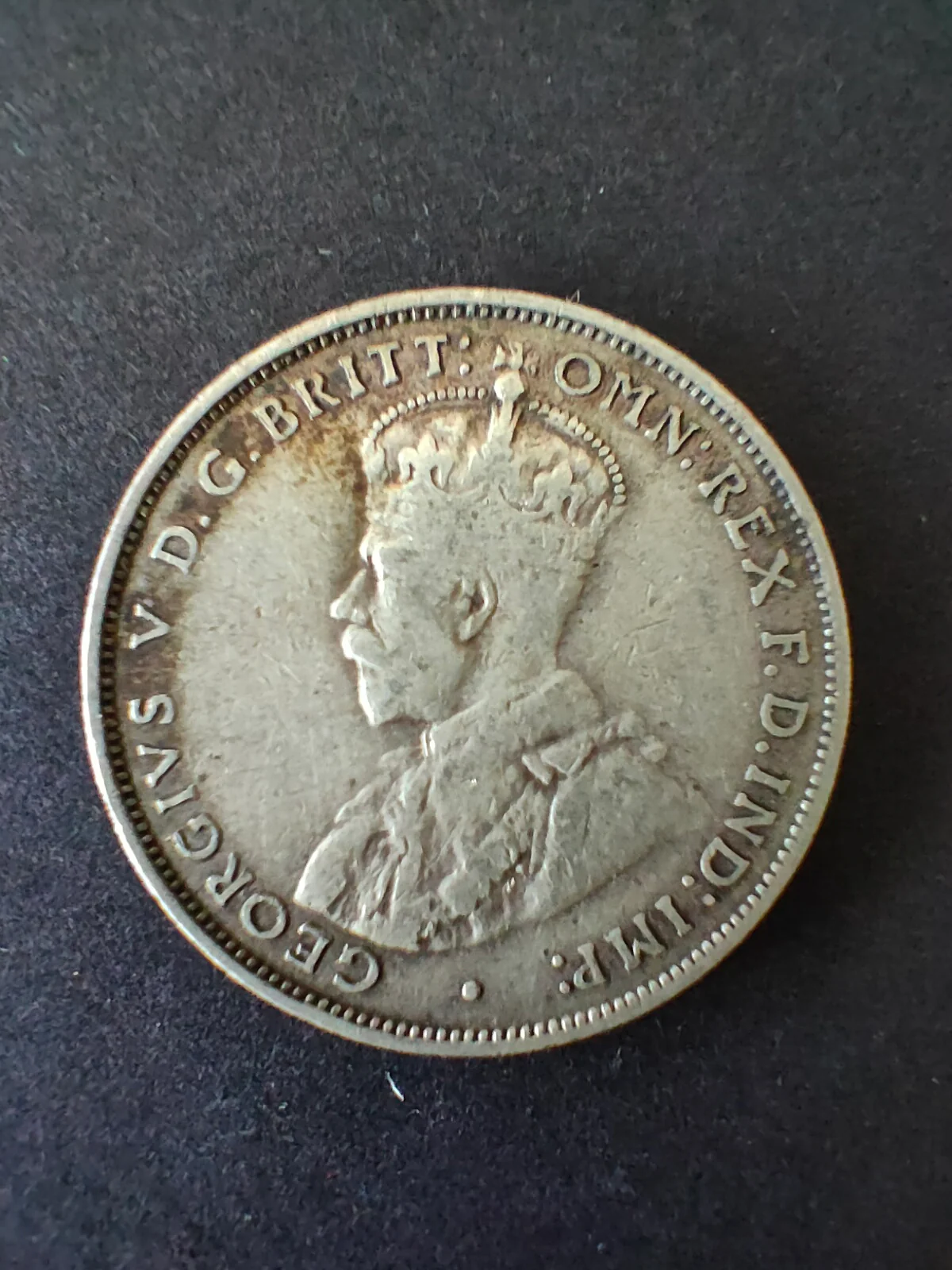 Australia 1934 2/- Florin Silver Coin Fine Condition - Image 2