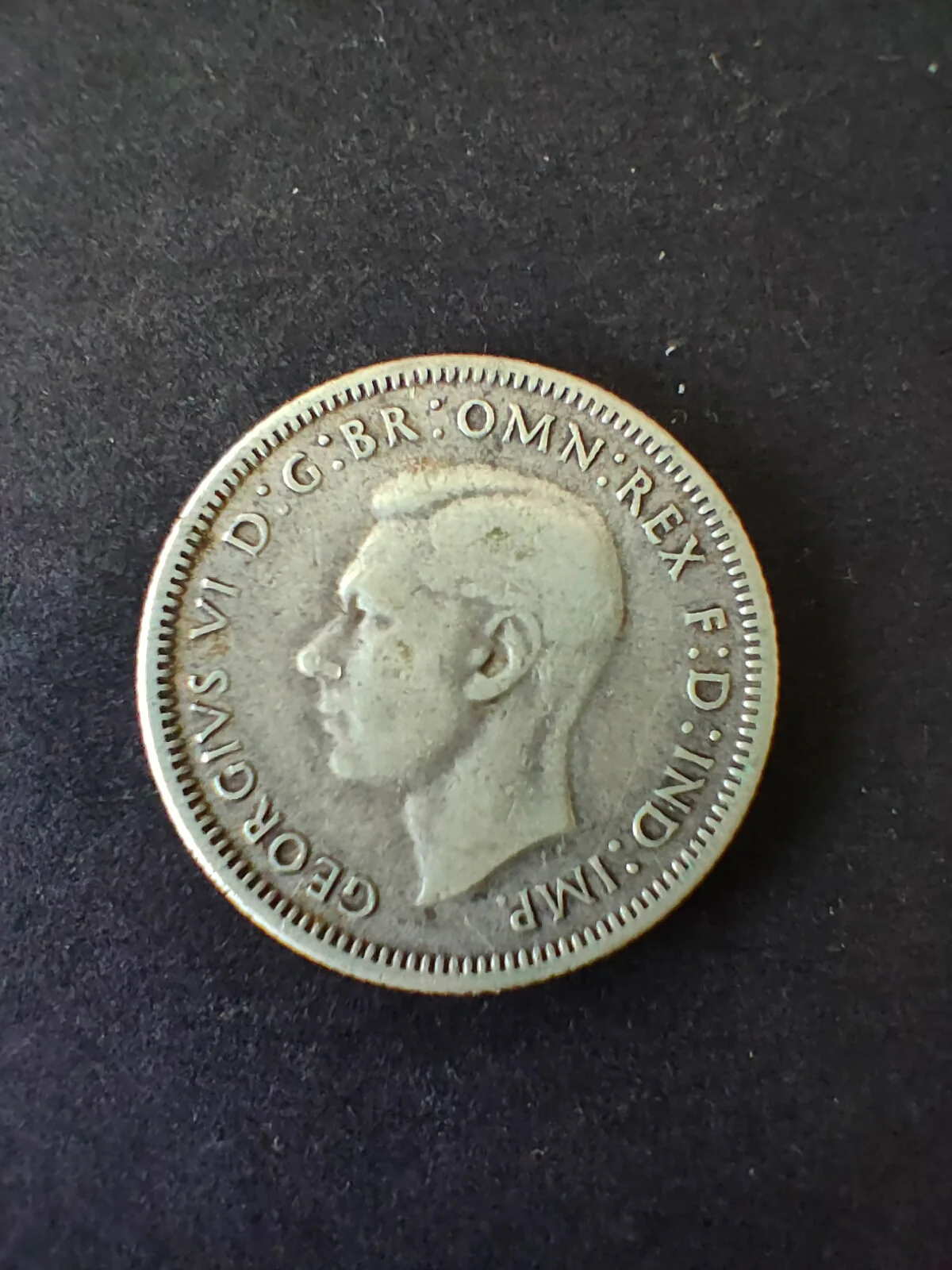 Australia 1940 1/- One Shilling silver coin Fine Condition - Image 2