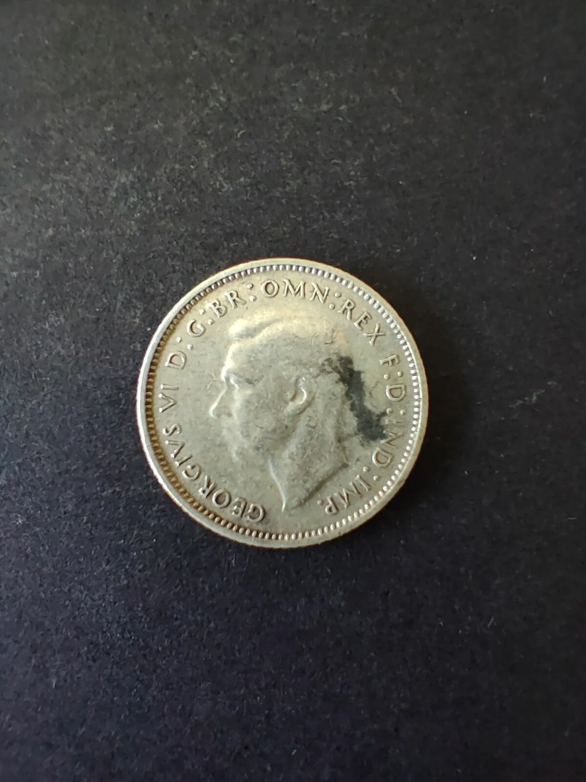 Australia 1940 6d Sixpence Silver Coin Fine Condition - Image 2