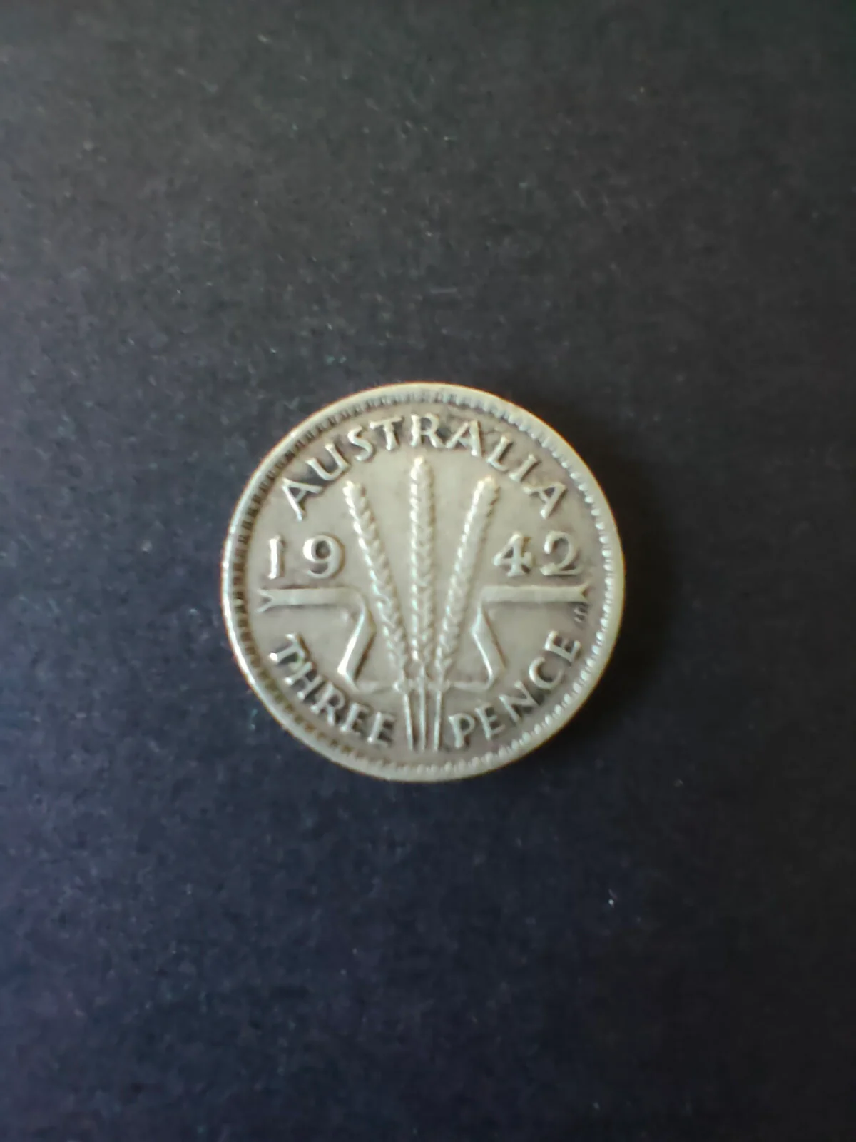 Australia 1942 3d Threepence Silver Coin Fine Condition. Melbourne Mint