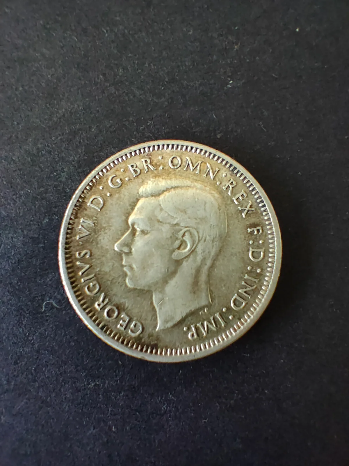 Australia 1943S San Francisco mintmark 1/- One Shilling silver coin Very Fine Condition - Image 2