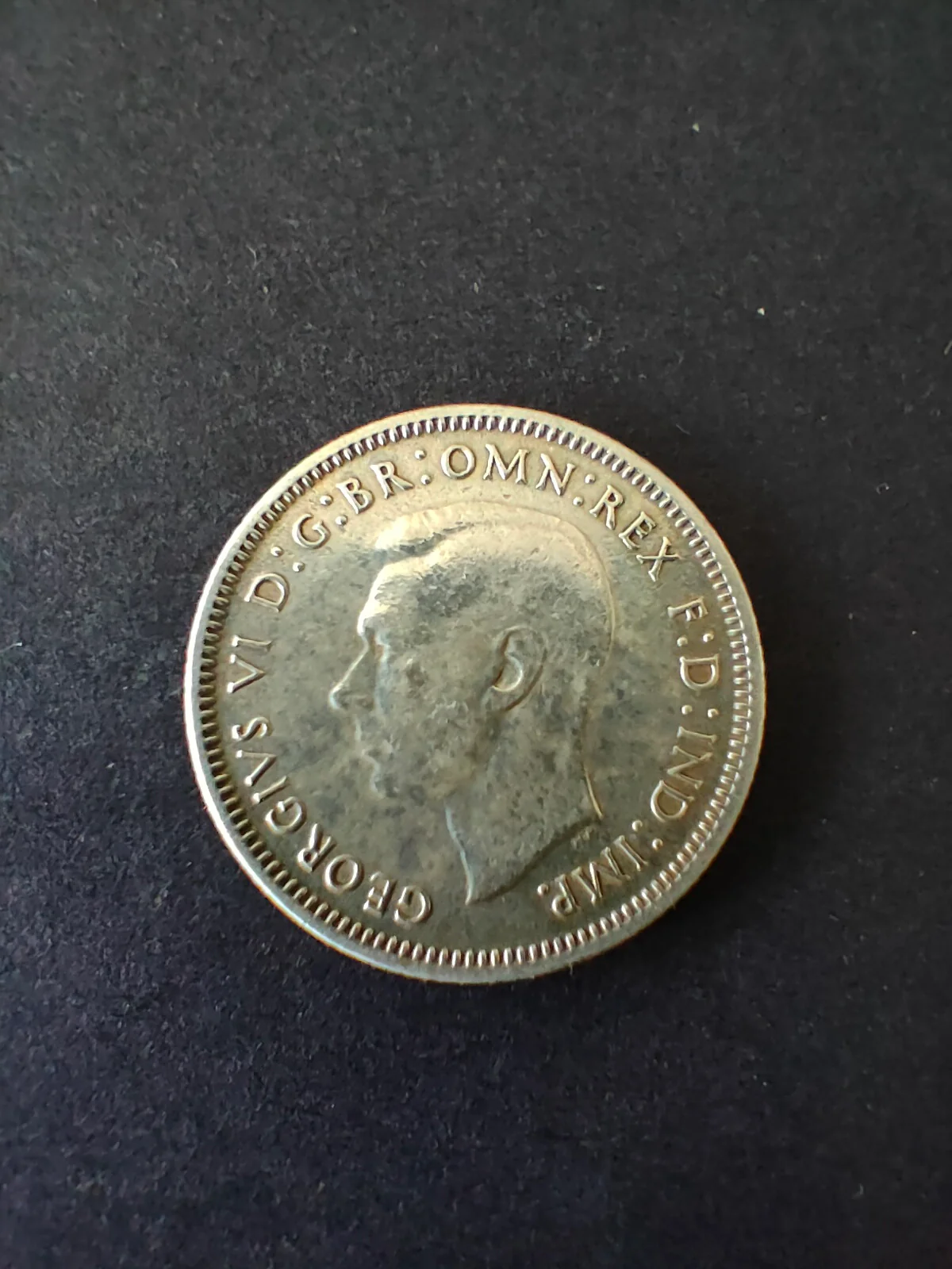 Australia 1944S San Francisco mintmark 1/- One Shilling silver coin Very Fine Condition - Image 2