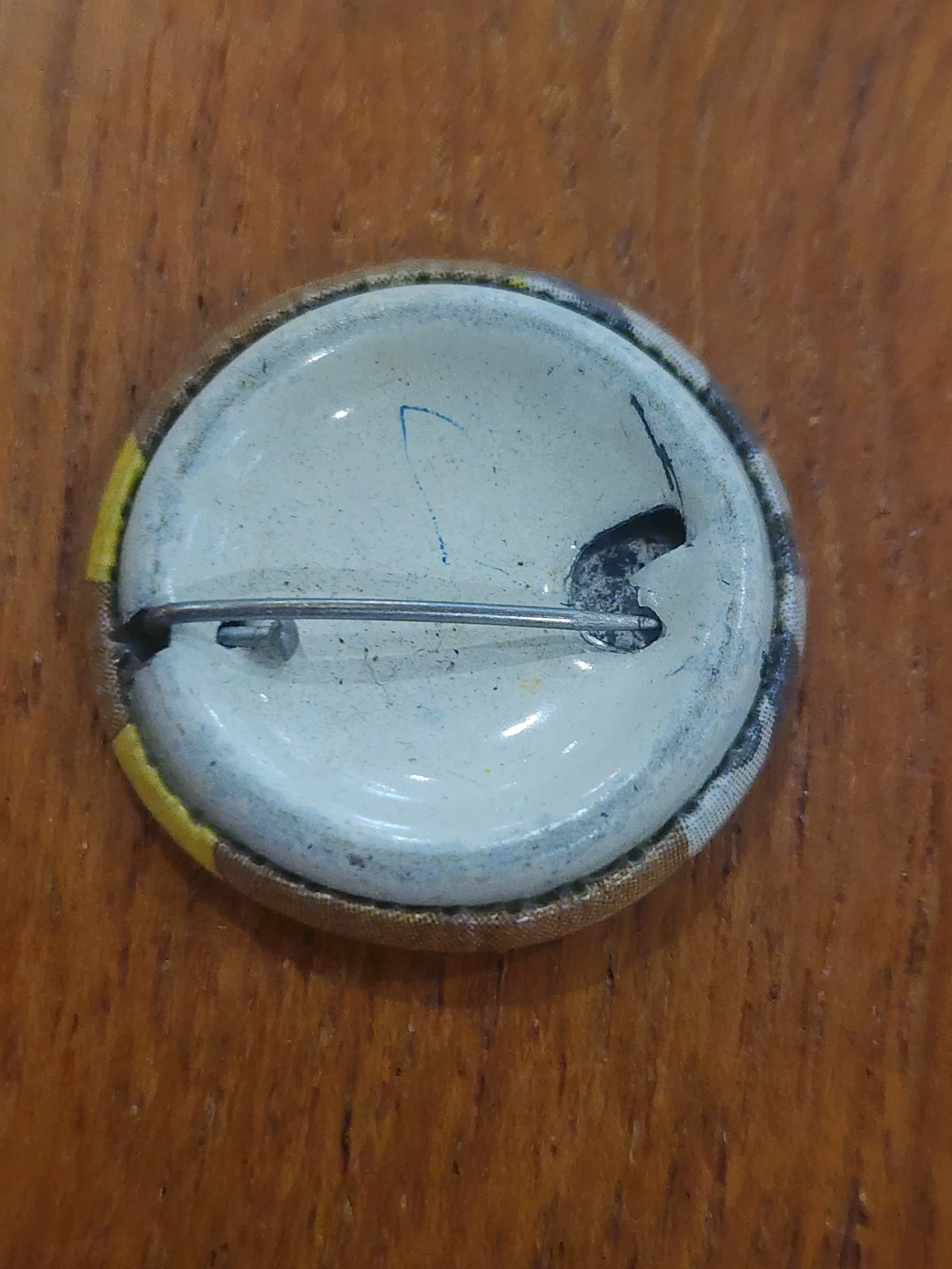 1950s Argus Football Badge - Hawthorn Kevin Curran - Image 2