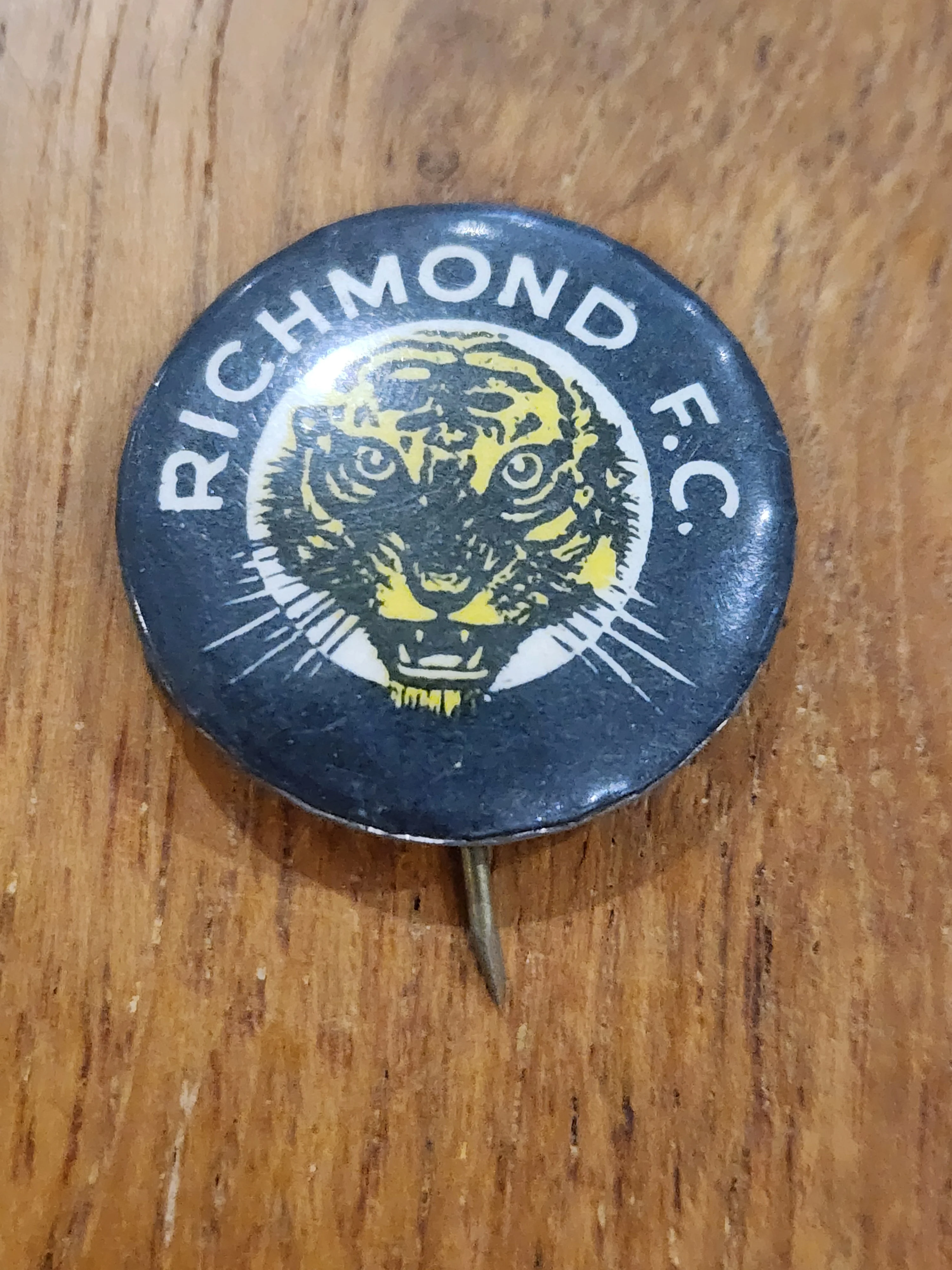 1950s Argus Football Badge - Richmond Football Club