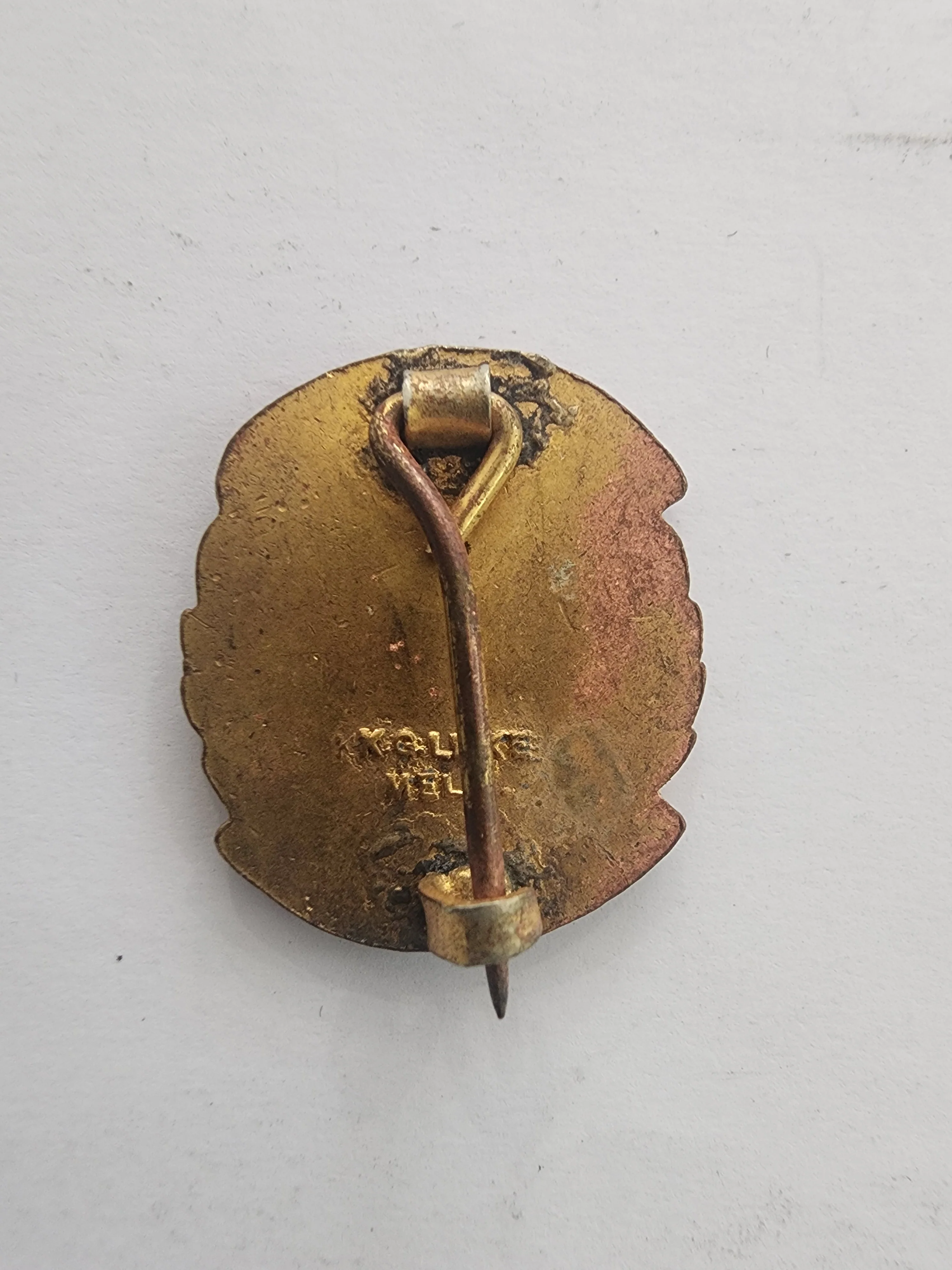 1950s VFL FFC  Footscray Membership Badge - Image 2