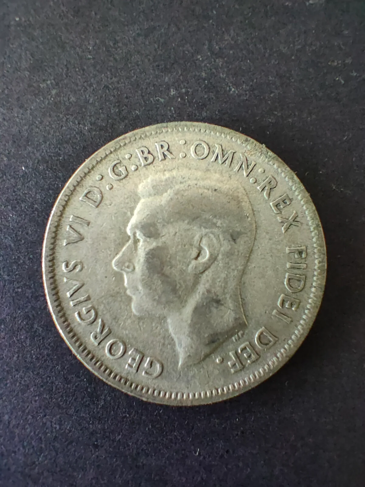 Australia 1952 2/- Florin Silver Coin Fine Condition - Image 2