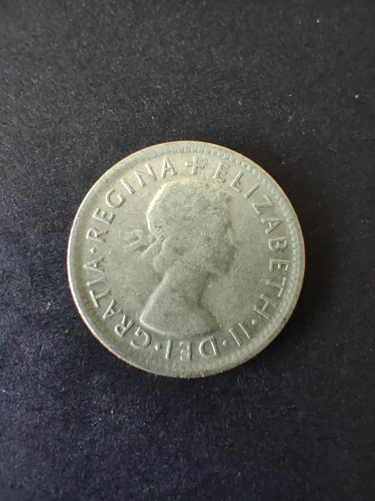 Australia 1954 1/- One Shilling silver coin Fine Condition - Image 2