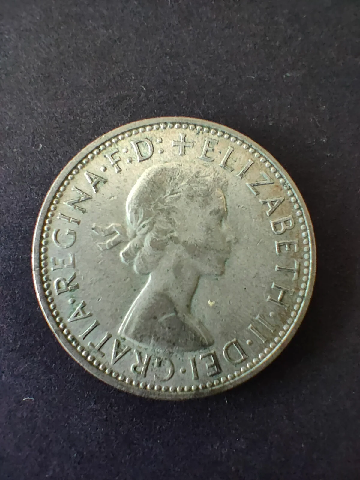 Australia 1962 2/- Florin Silver Coin Extremely Fine Condition - Image 2