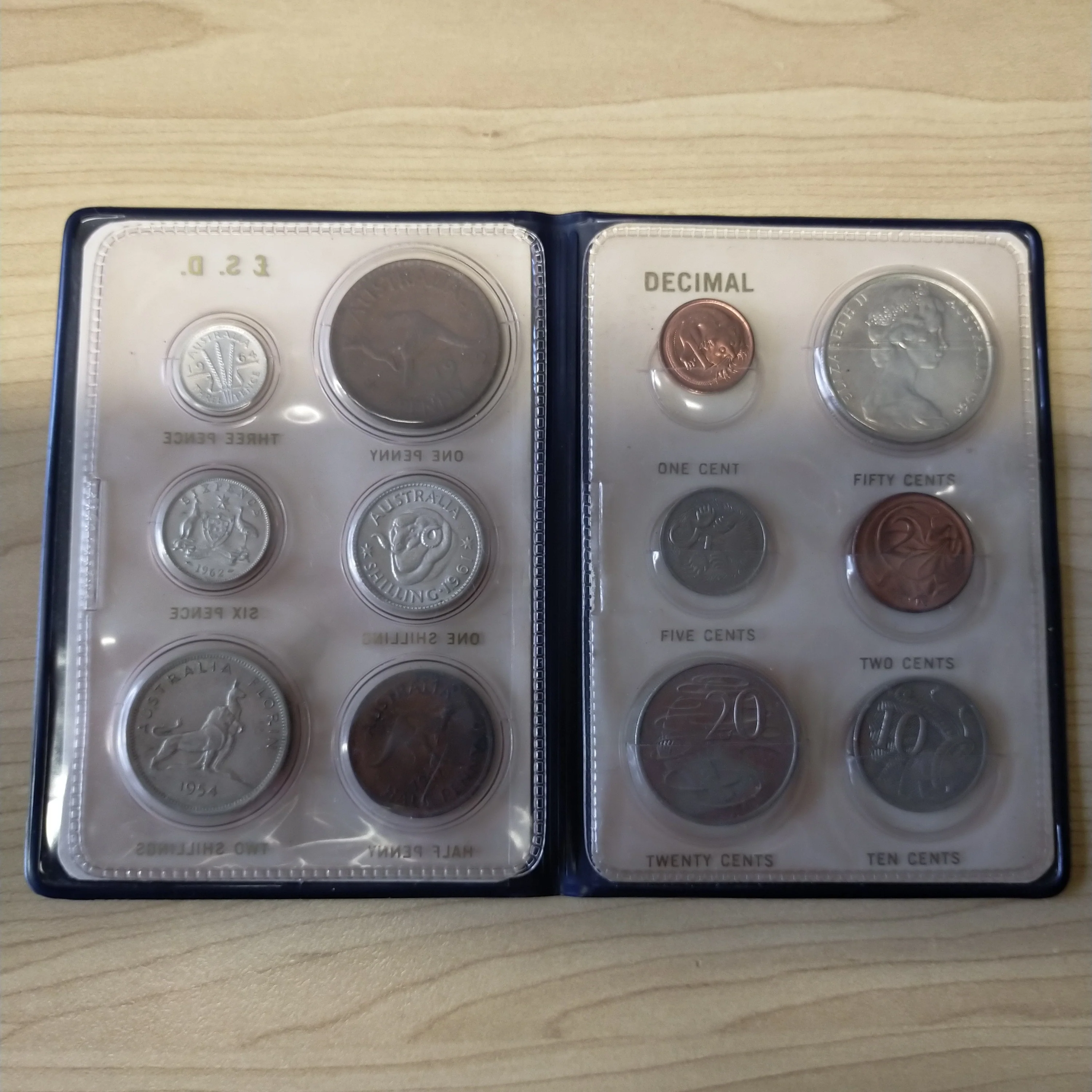 Australia 1966 Changeover Souvenir Coin Set Pre-decimal and Decimal Sets in Rare Blue Wallet - Image 2