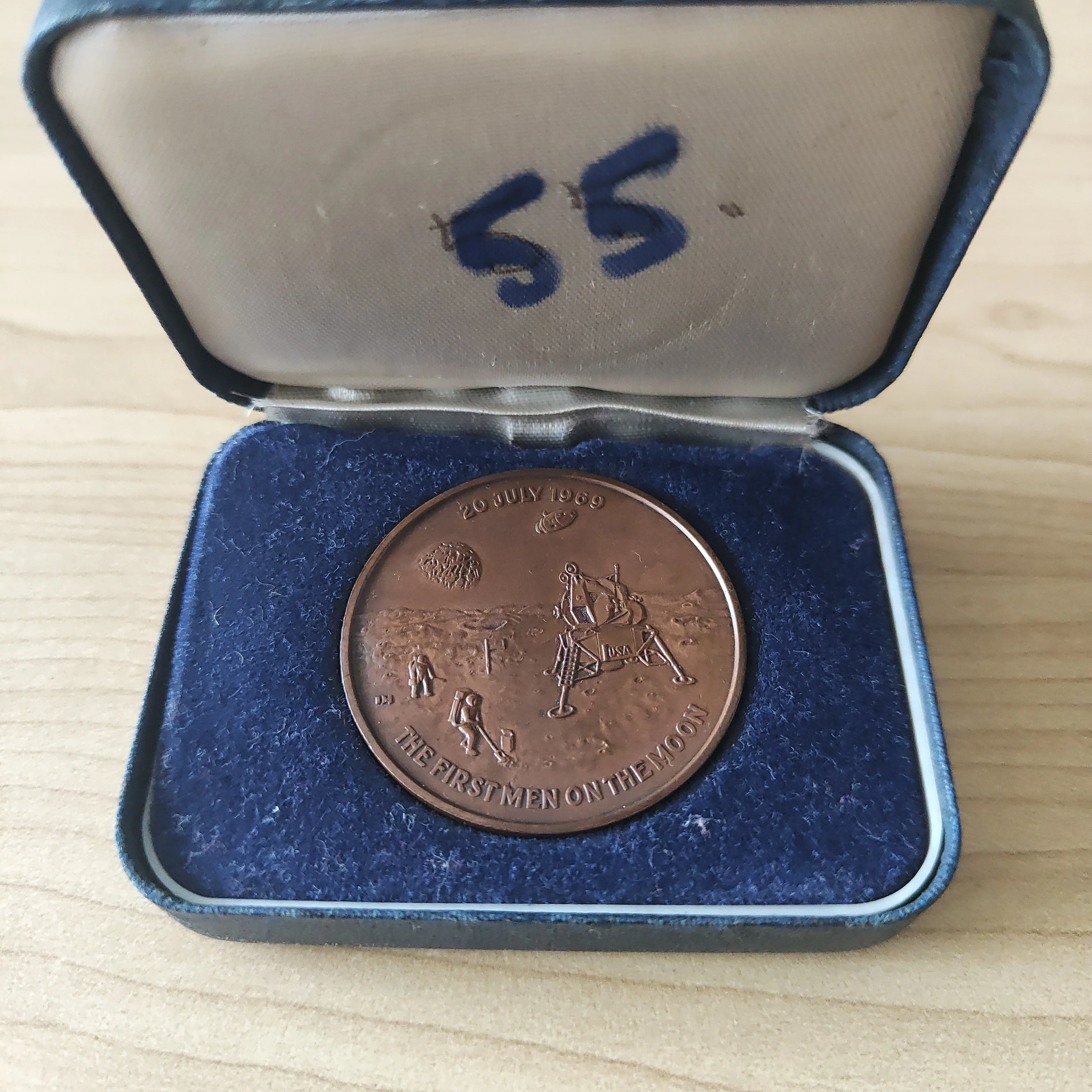 1969 July 20 Apollo II First Men on the Moon Moonlanding Medal - Image 2