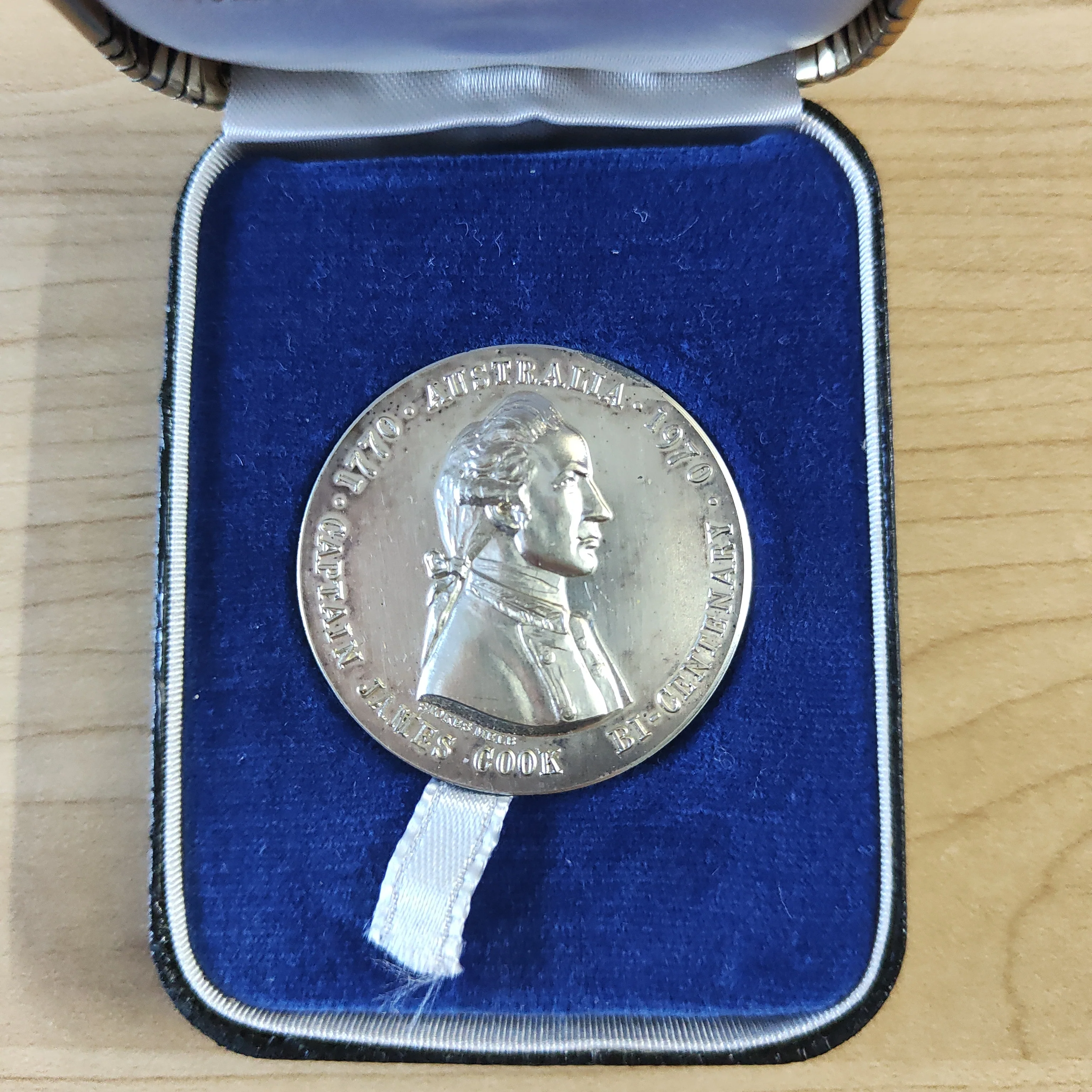 Australia 1970 Captain James Cook Bi-Centenary of Captain Cook's Voyage of Discovery Sterling Silver Medallion issued by State Savings Bank of Victoria - Image 2