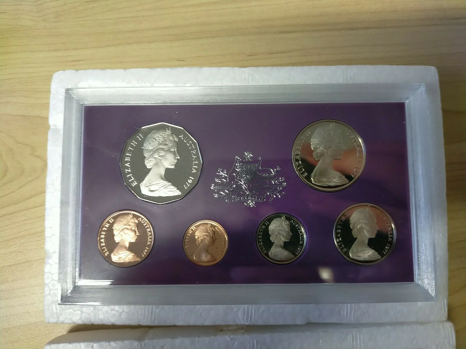 Australia 1977 Royal Australian Mint Queen Elizabeth Silver Jubilee Proof Set Superb Condition - Image 2