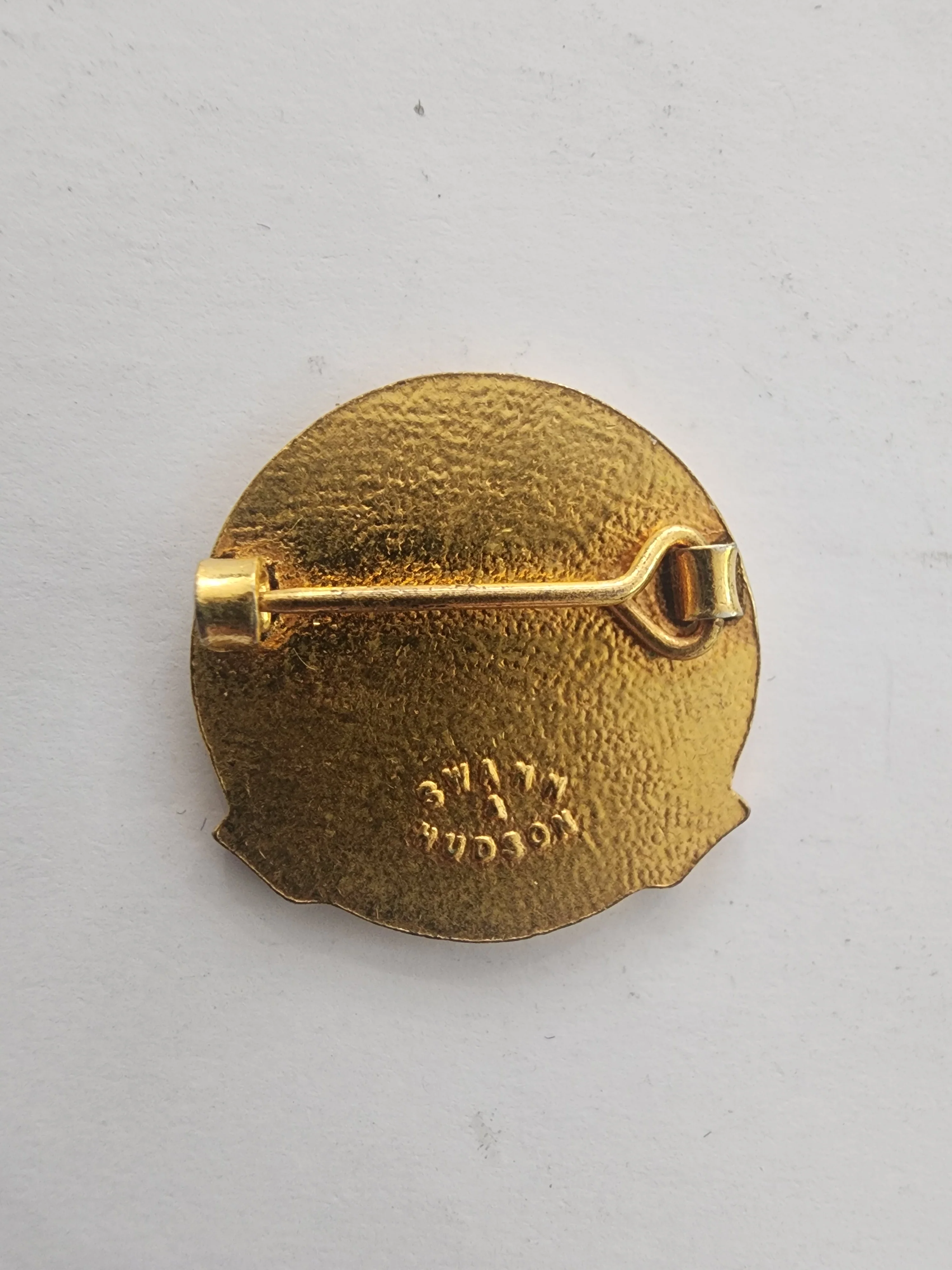 1980 VFL Bulldog/Footscray Supporters badge by Swann and Hudson - Image 2
