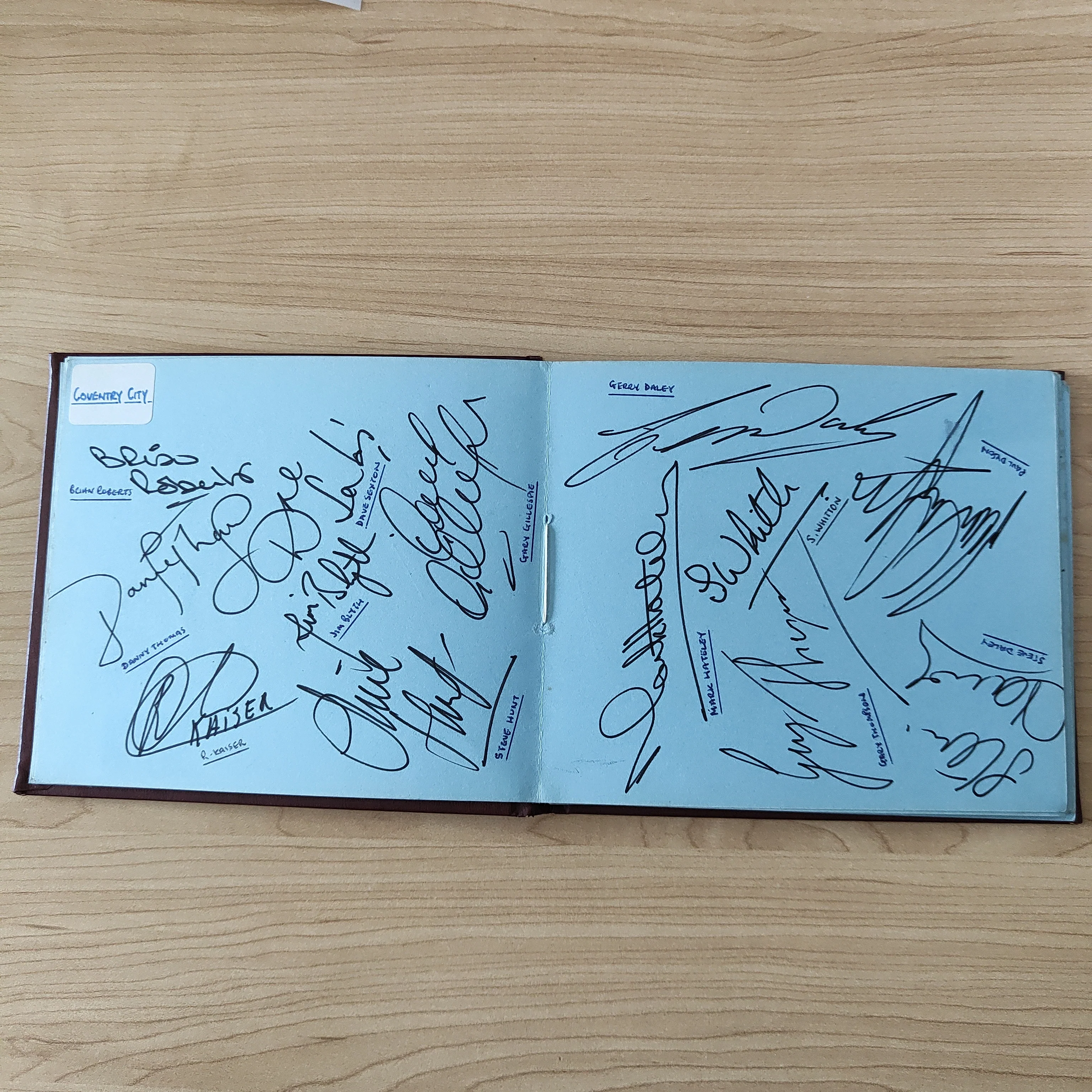 Soccer 1981-2 Autograph Book with 210 Signatures Including Manchester City and Liverpool - Image 4