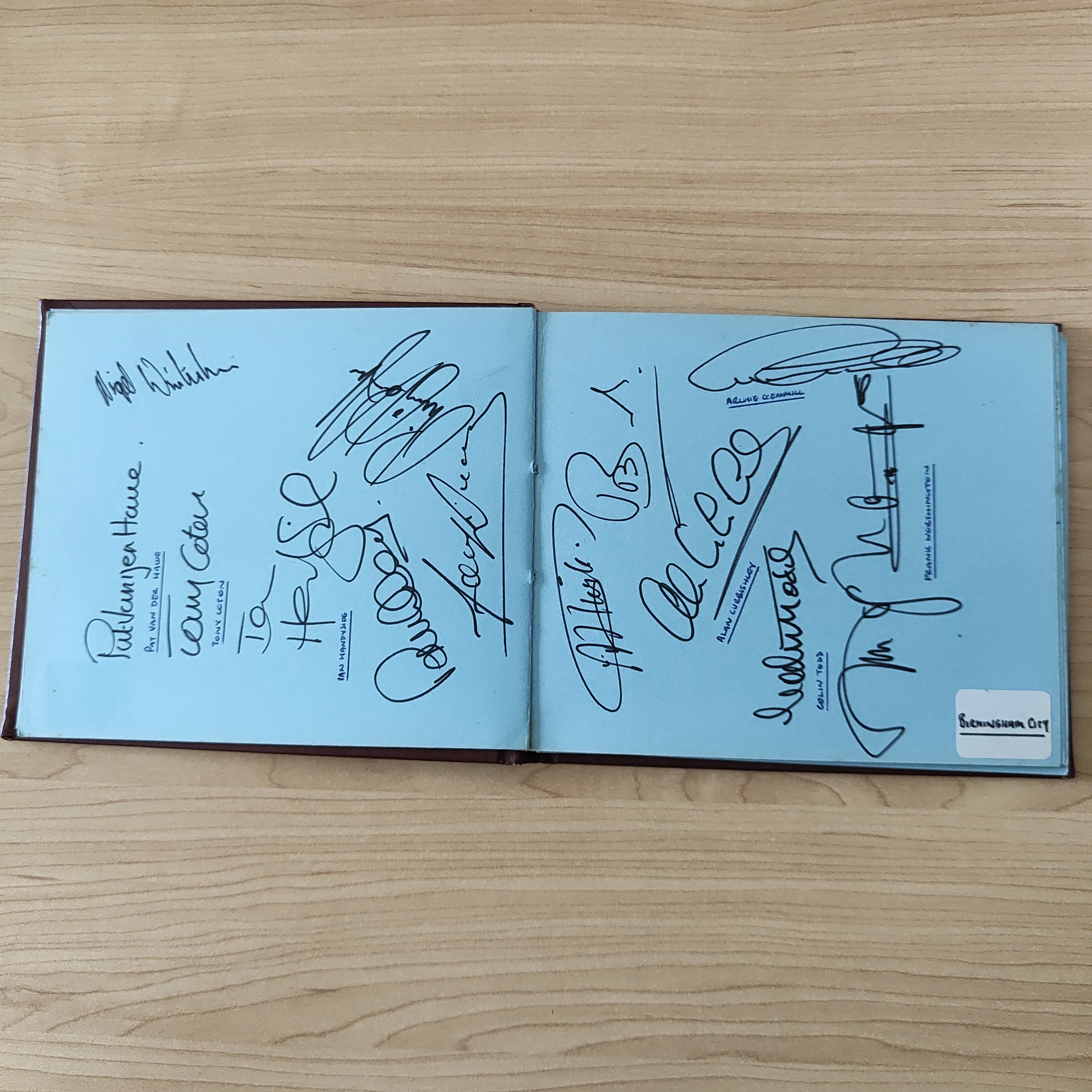 Soccer 1981-2 Autograph Book with 210 Signatures Including Manchester City and Liverpool - Image 7