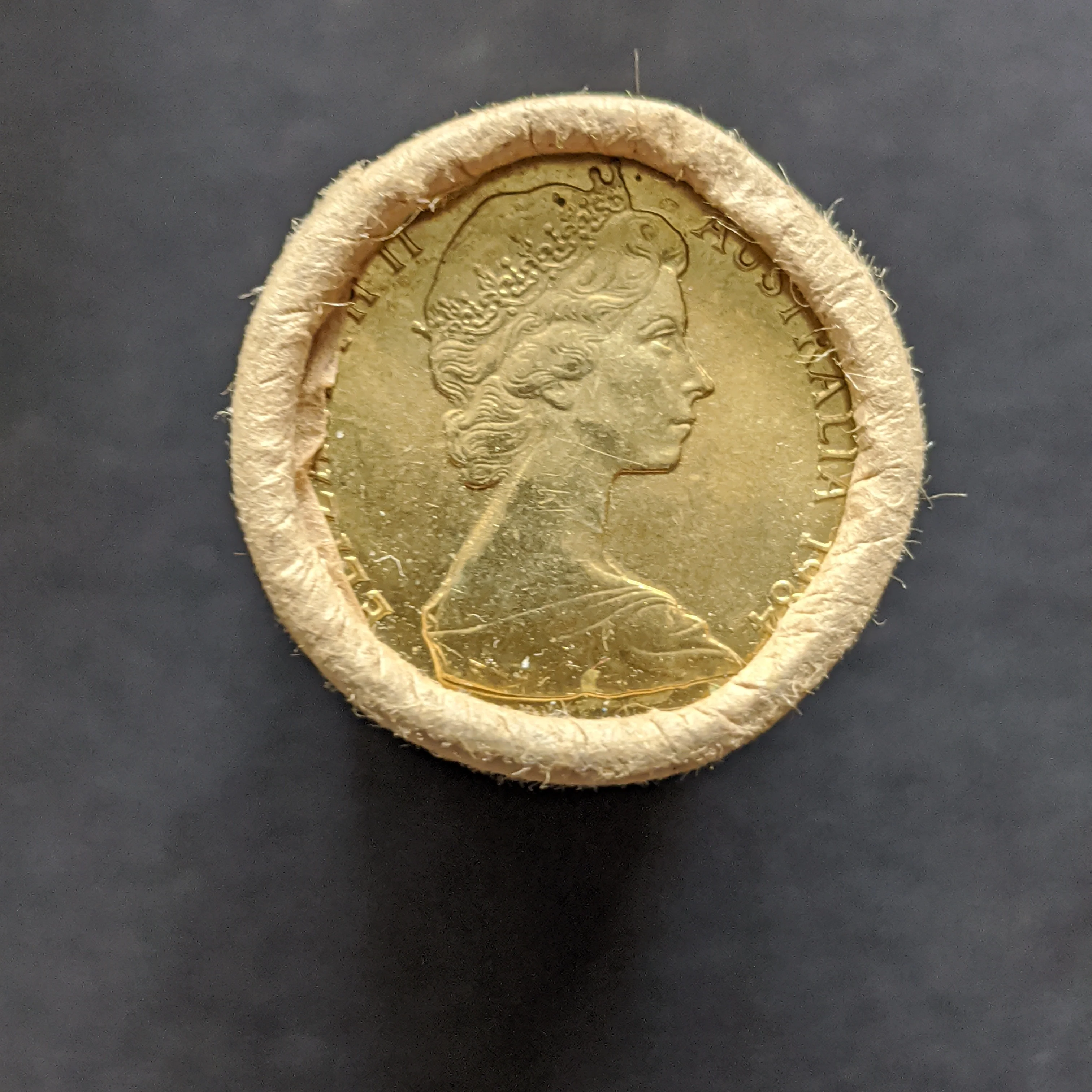 Australia 1984 Royal Australian Mint $1 Coin Roll. This is the first year of dollar coins and the only year of this effigy of The Queen - Image 3