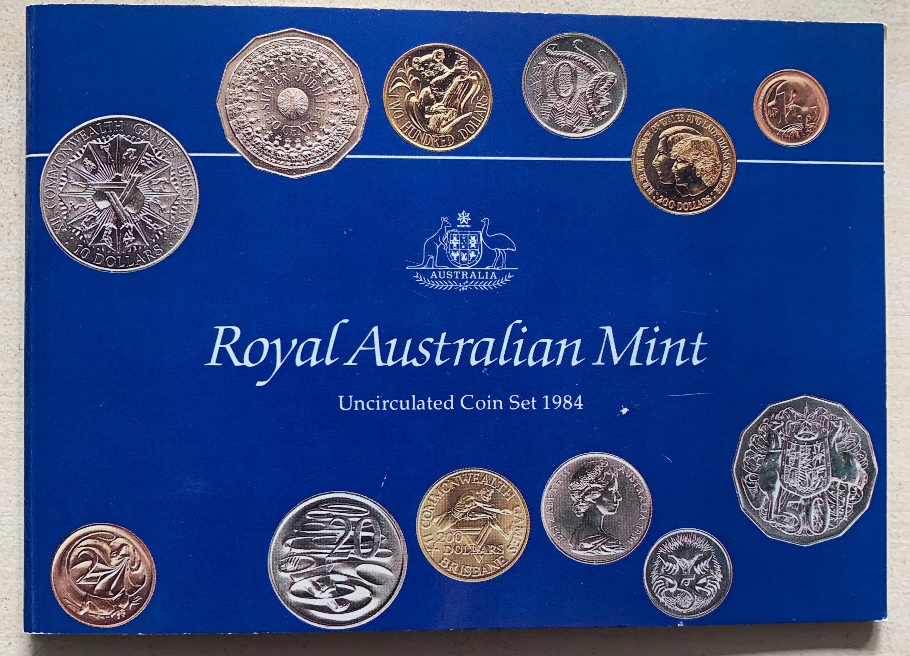 Australia 1984 Royal Australian Mint uncirculated Coin Set without the normal yellow plastic. Very scarce this fine