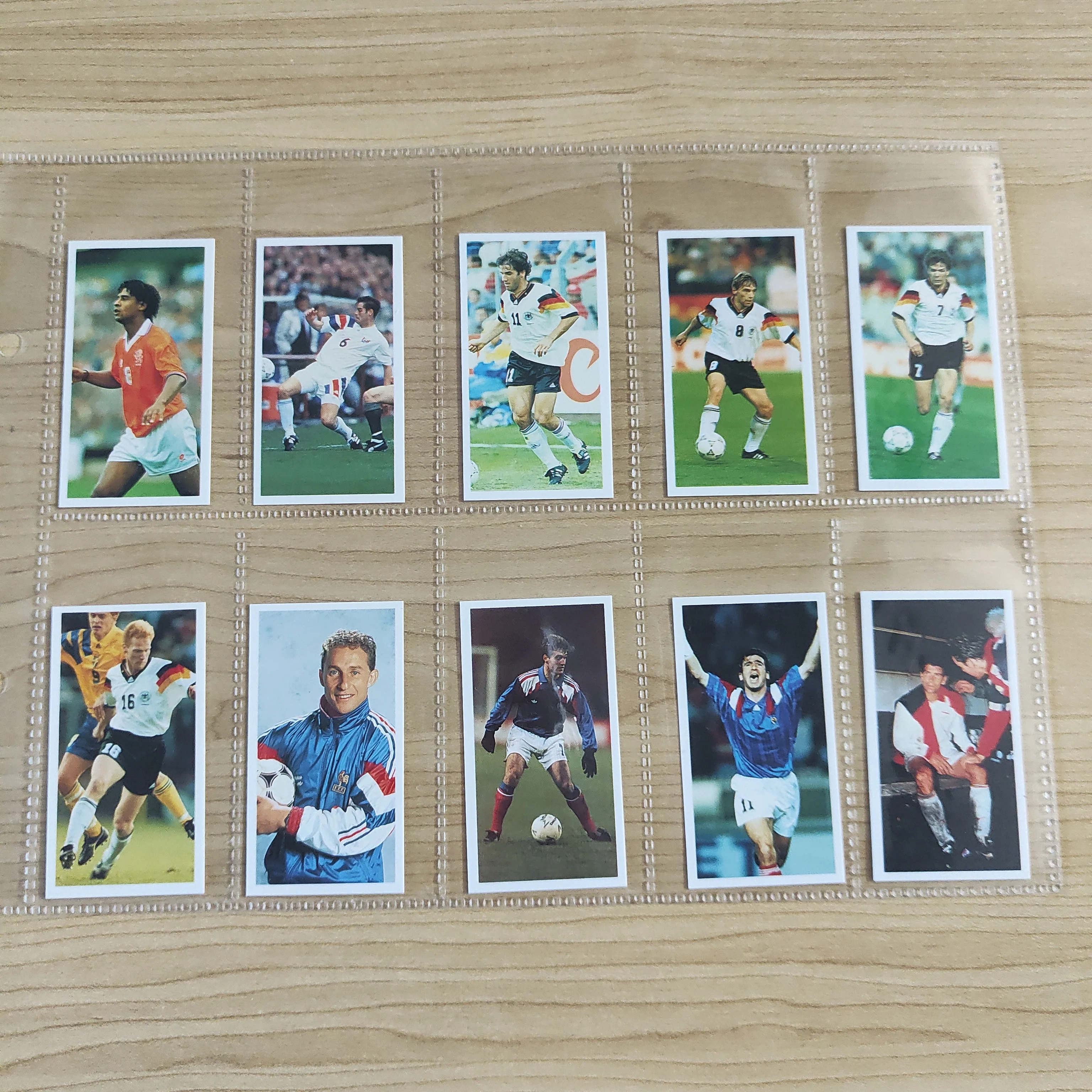 1993 Soccer Trebor Bassett Barratt World Beaters Complete Set of 48 Cigarette Cards - Image 5