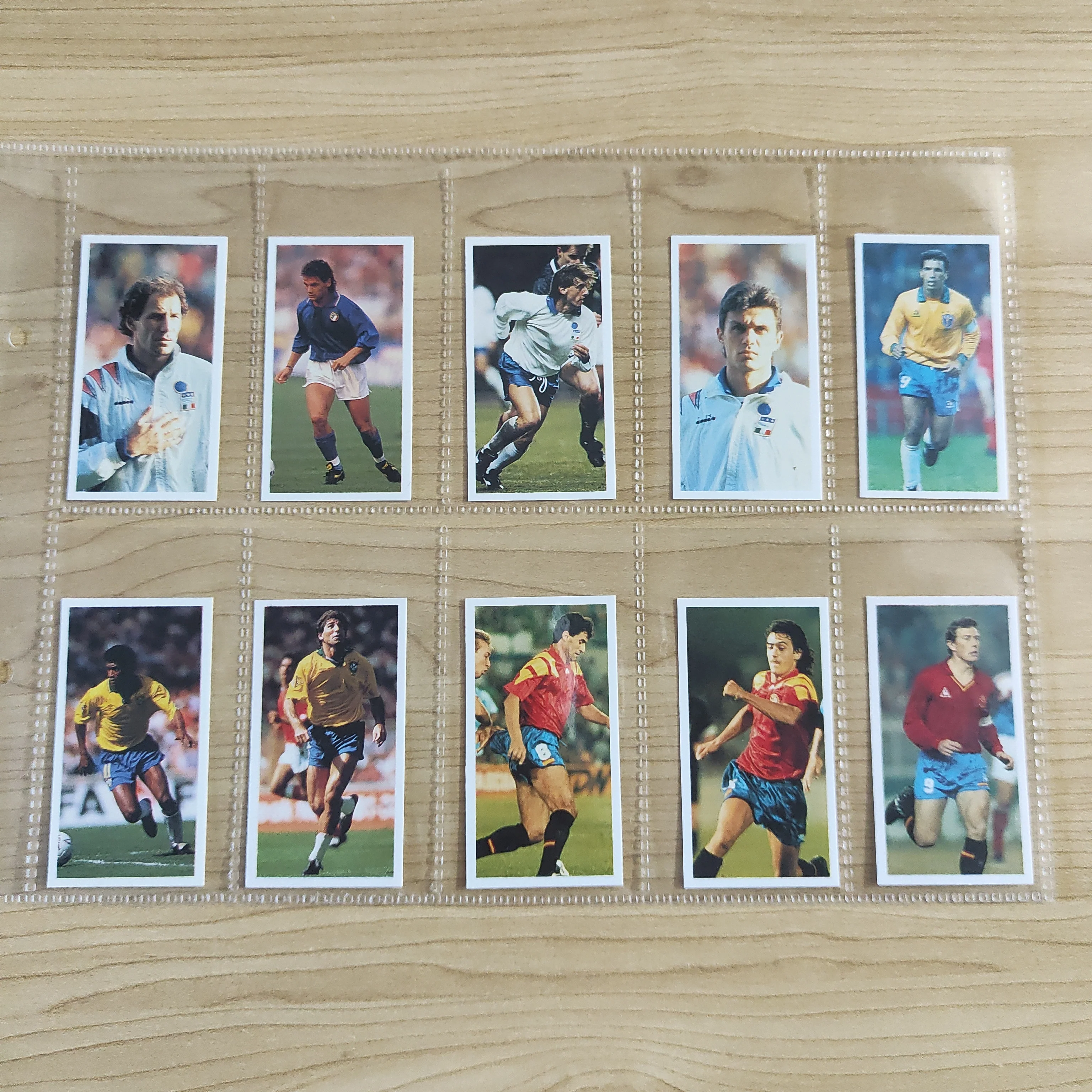 1993 Soccer Trebor Bassett Barratt World Beaters Complete Set of 48 Cigarette Cards - Image 7