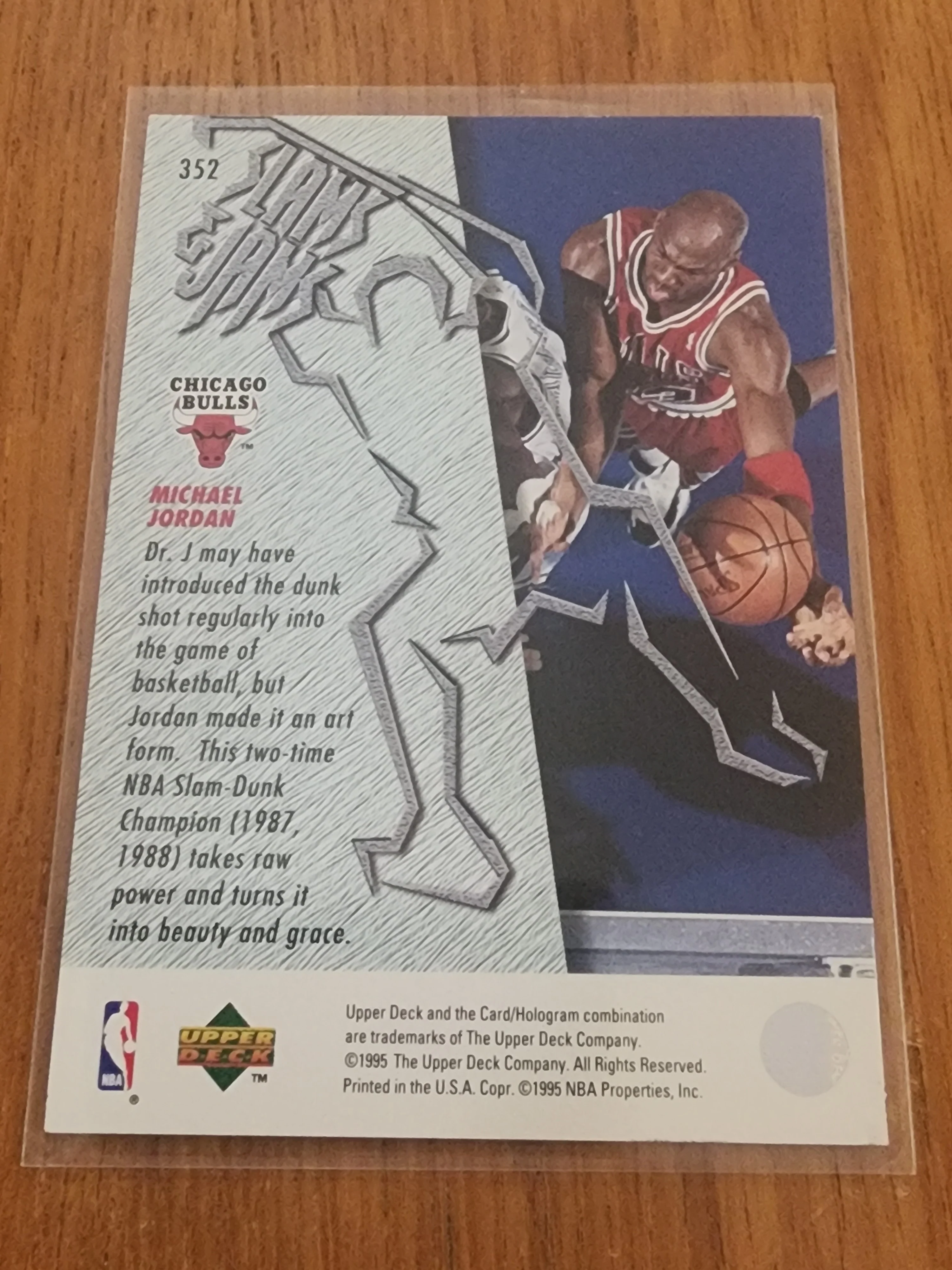 1995 Upper Deck Michael Jordan Slams & Jams Electric Court #352 Chicago Bulls - Image 2