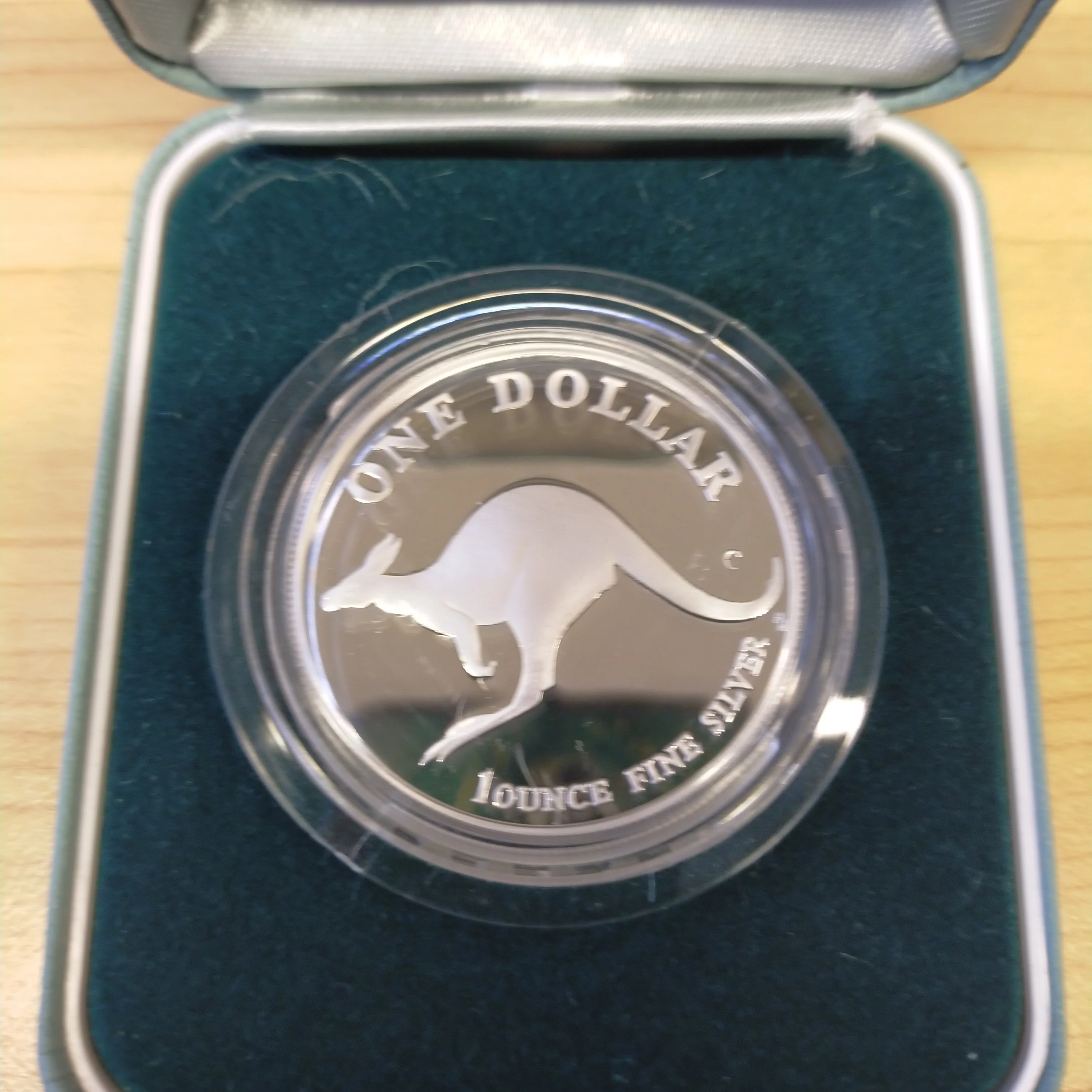 Australia 1998 Royal Australian Mint Kangaroo $1 Silver Proof Coin - Image 3