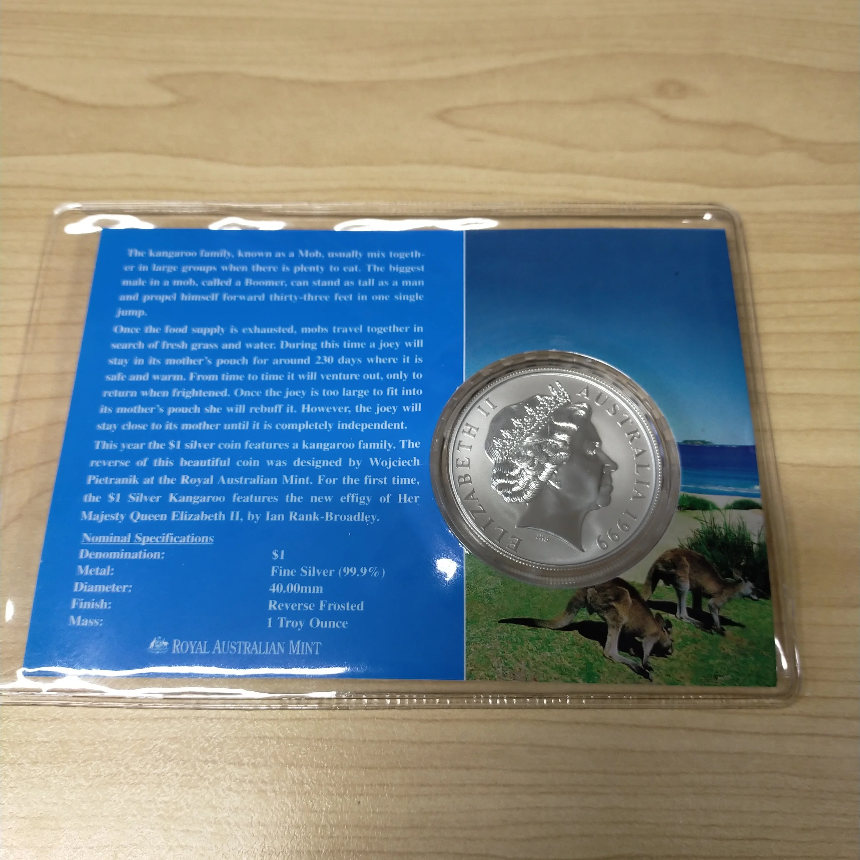 Australia 1999 Royal Australian Mint $1 Kangaroo 1 oz One Ounce Silver Coin - Image 2