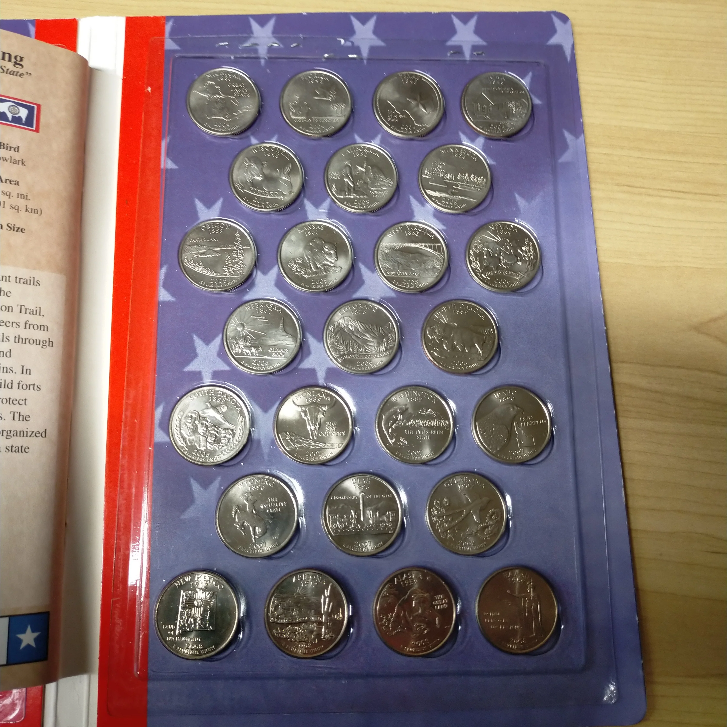 1999 Tangerine Press United States of America USA 50 States Quarters In Display Case - Image 3
