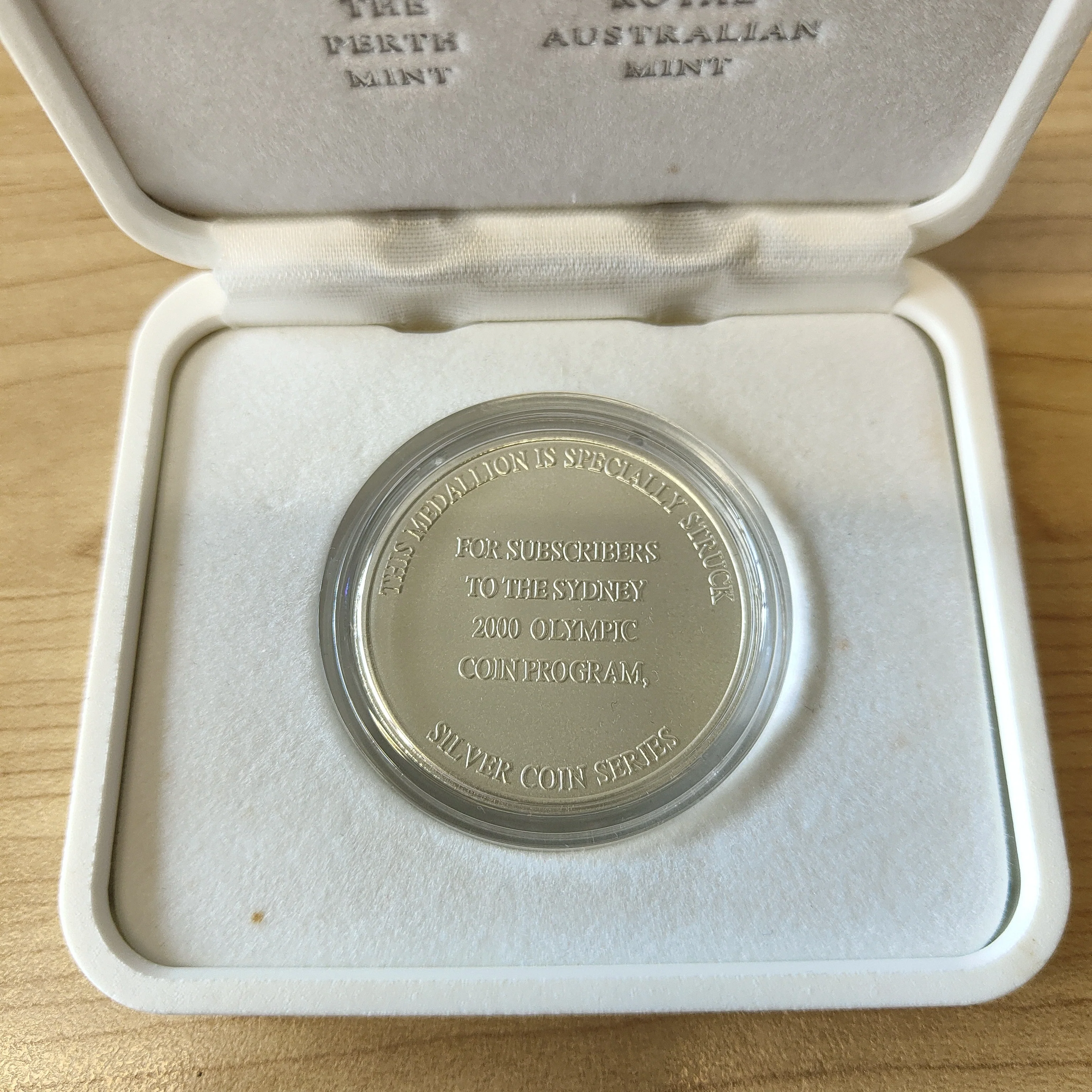 Australia 2000 Royal Australian Mint Perth Mint Sydney Olympics Subscriber Medallion - Image 3
