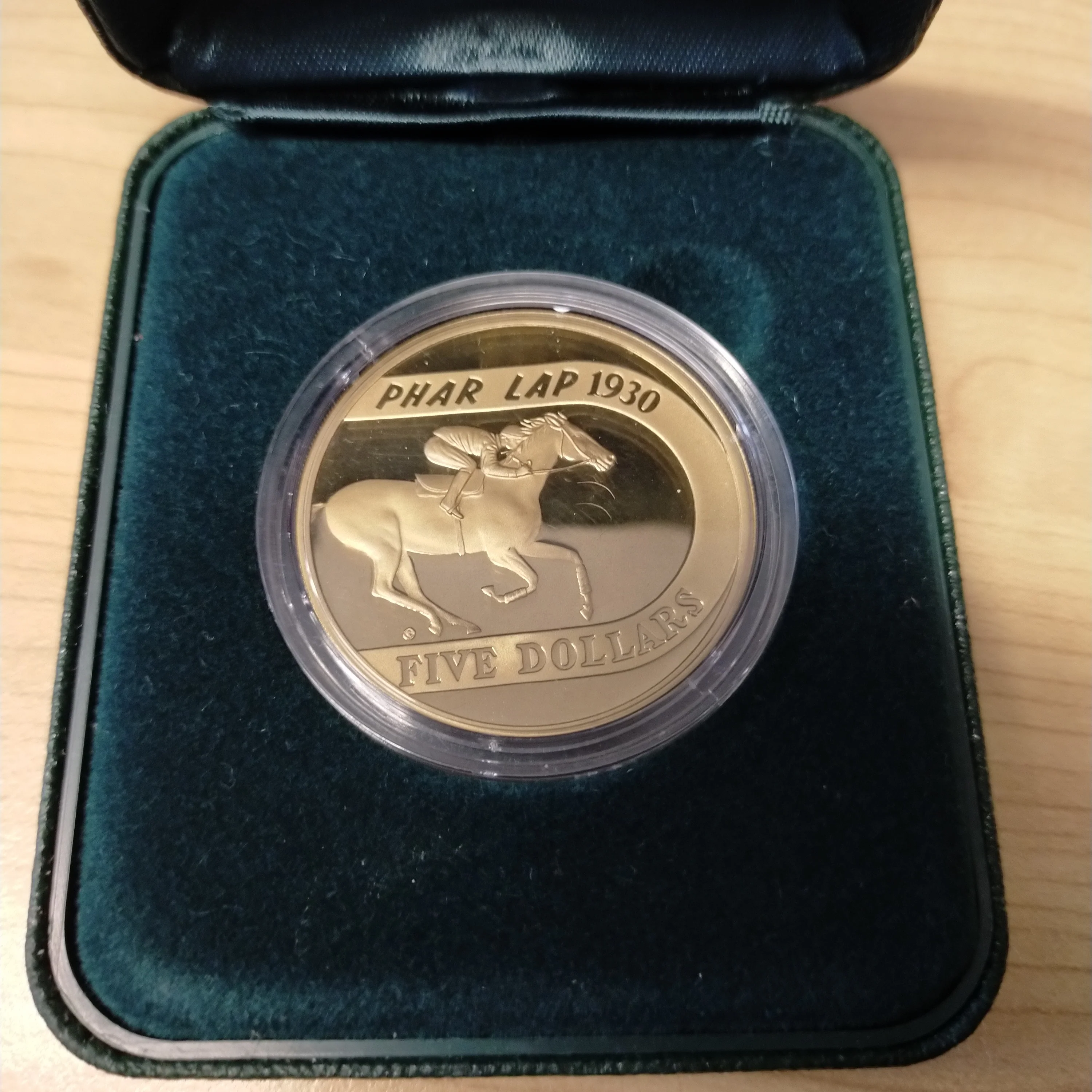 Australia 2000 Royal Australian Mint $5 Phar Lap Race horse Proof Coin - Image 2