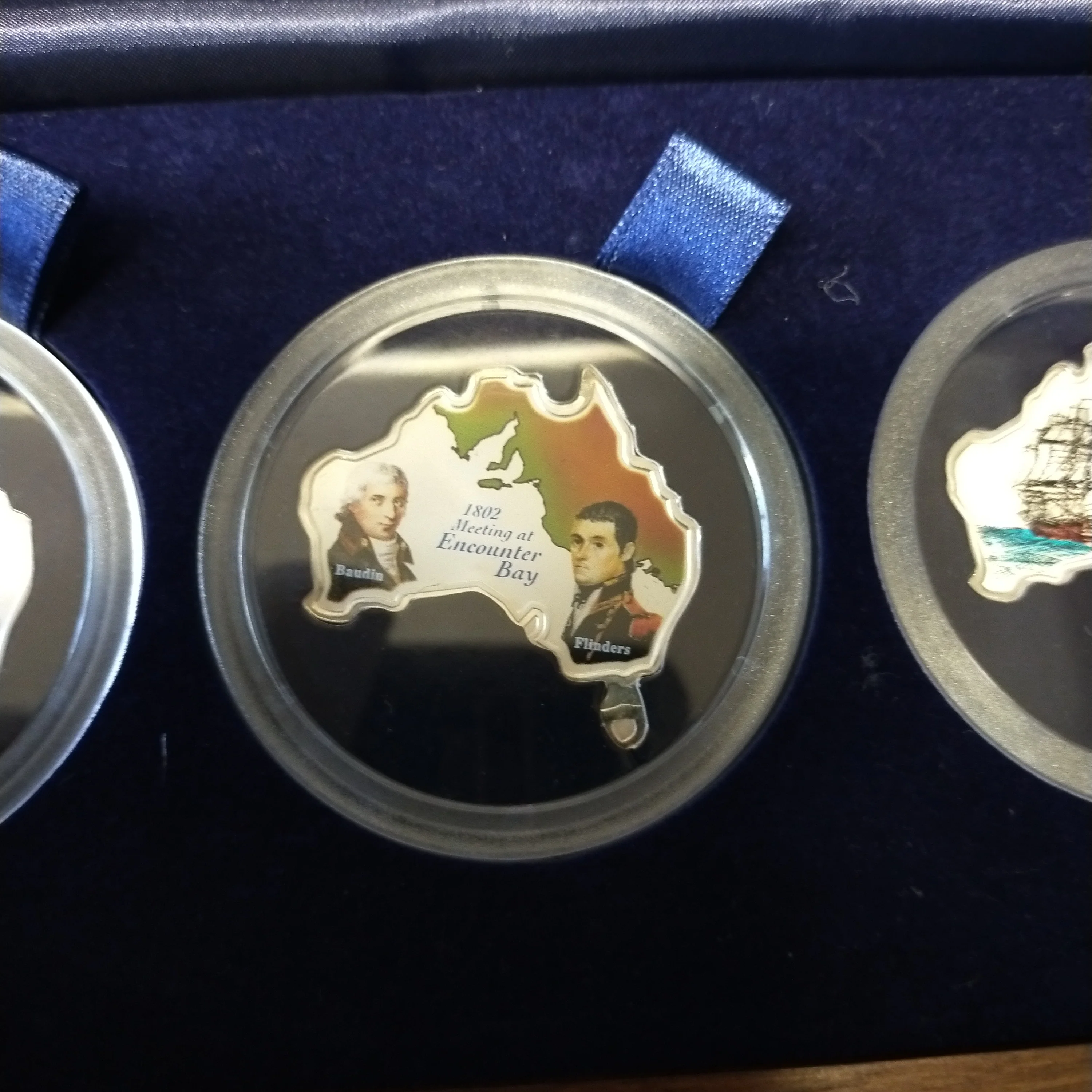Uganda  Australia 2002 Perth Mint The Matthew Flinders  Map of Australia Coin Collection of 4 x 1oz Coloured Silver Coins - Image 3