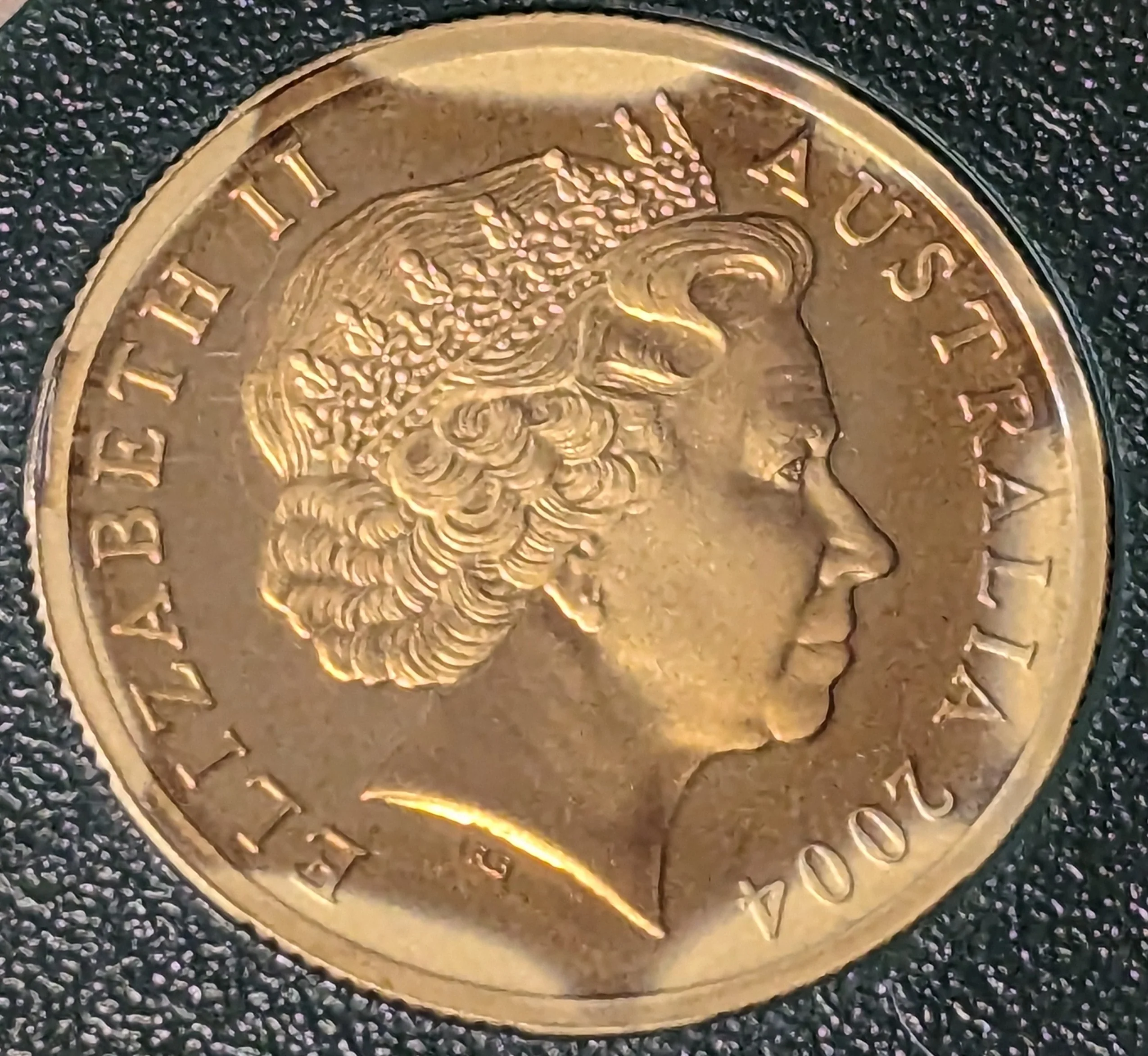 2004 Australia $1 One Dollar Hollographic Coin - Image 2