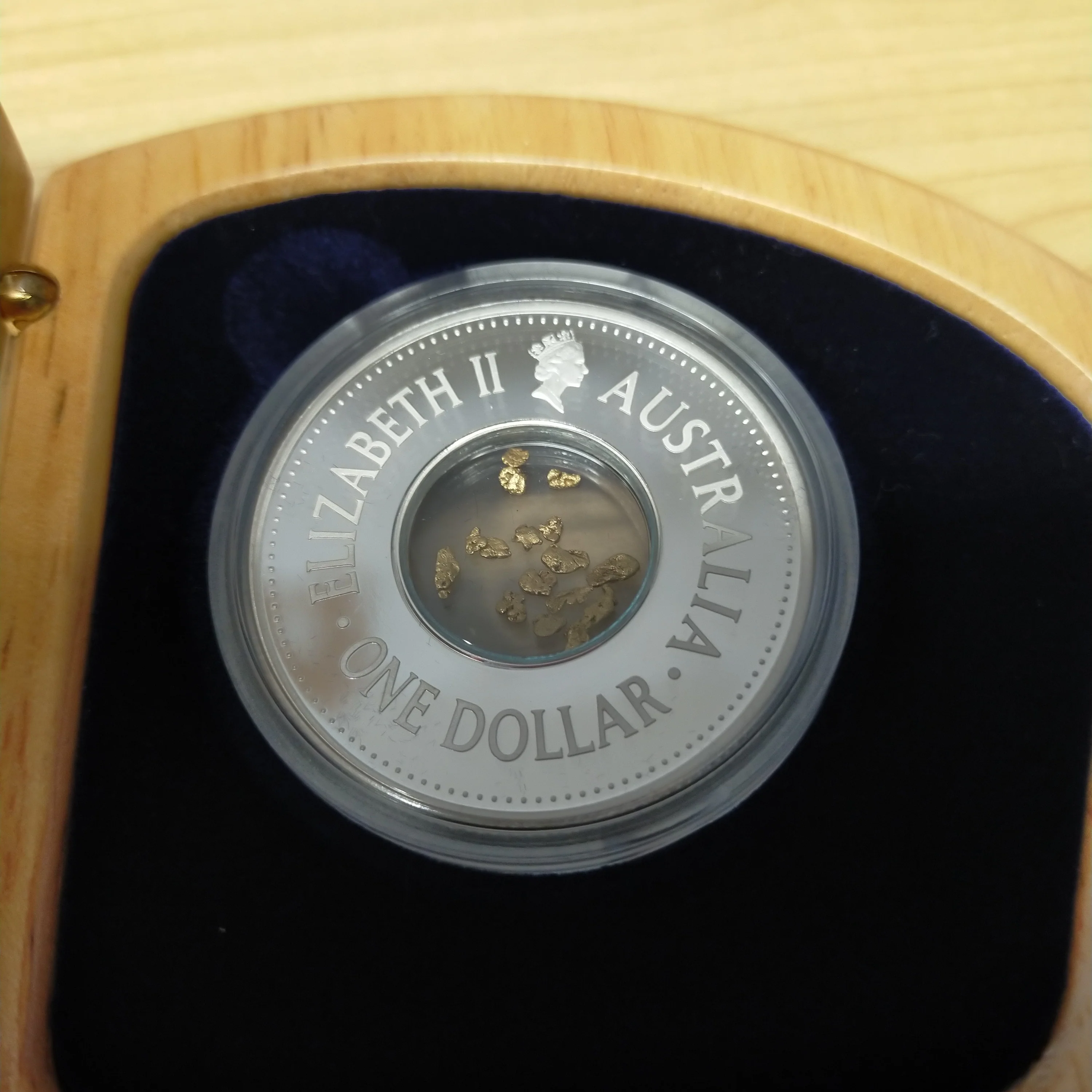 Australia 2004 Perth Mint $1 Eureka Stockade 150th Anniversary Silver Locket Coin - Image 3