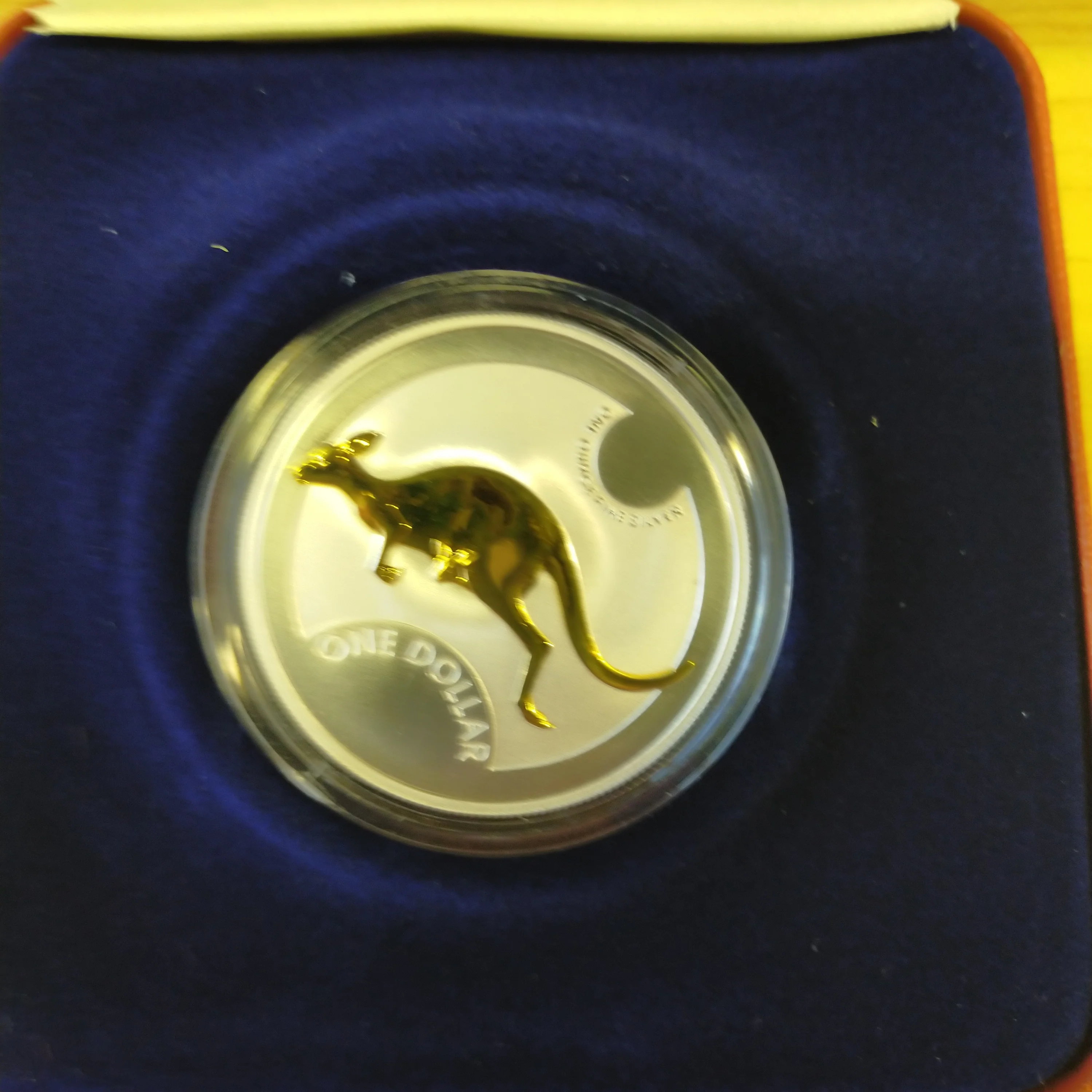 Australia 2006 Royal Australian Mint  $1 Kangaroo Gold Plated Silver Proof Coin - Image 2