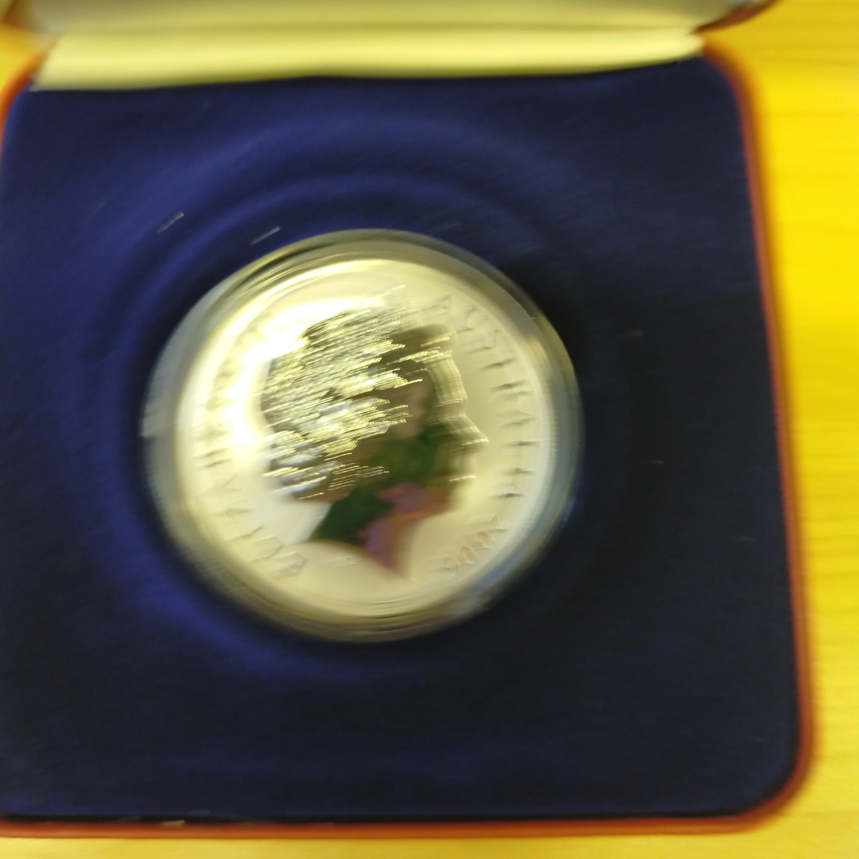 Australia 2006 Royal Australian Mint  $1 Kangaroo Gold Plated Silver Proof Coin - Image 3
