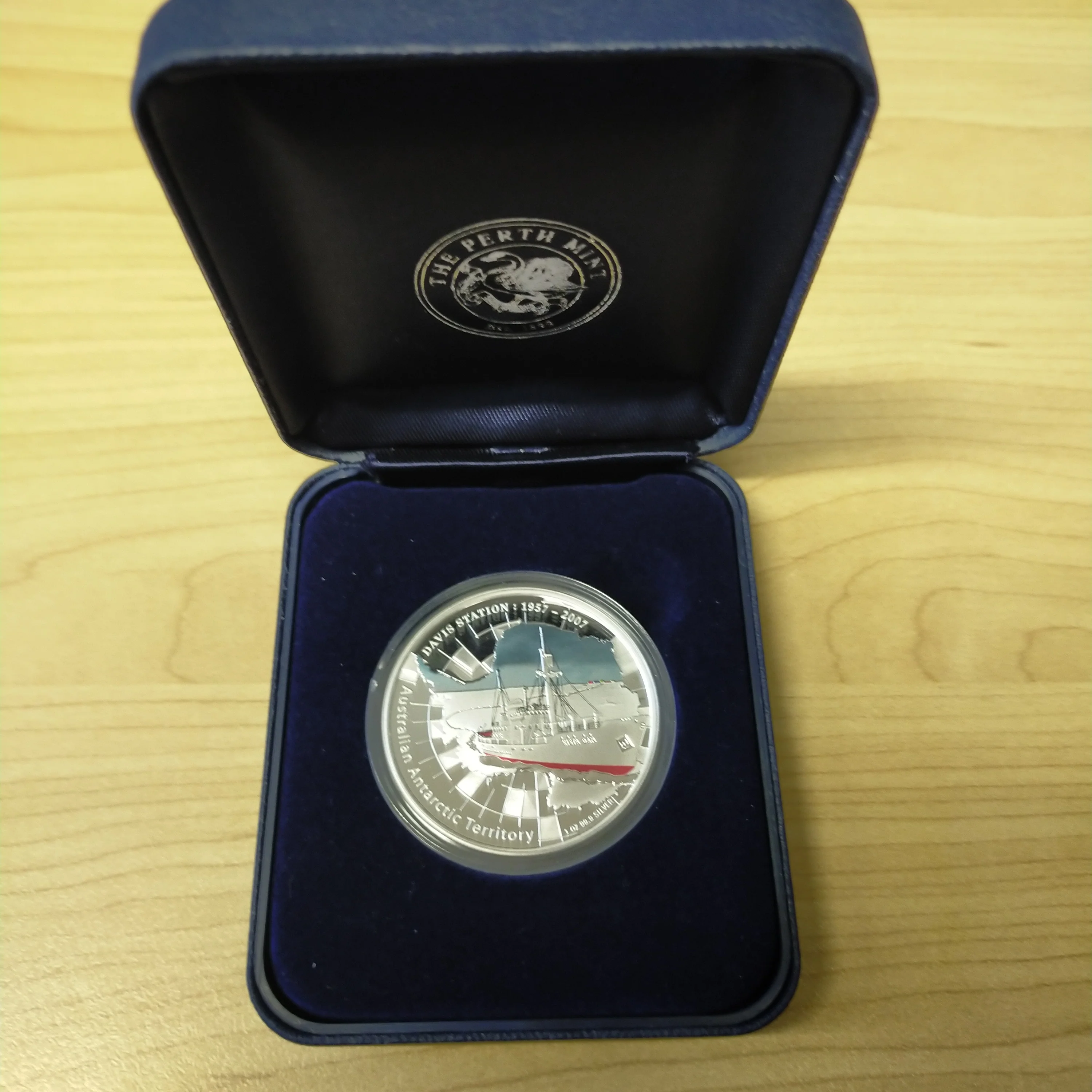 2007 Australian Antarctic Territory $1 Davis Station 1oz Silver Proof Coin - NO CERTIFICATE - Image 5
