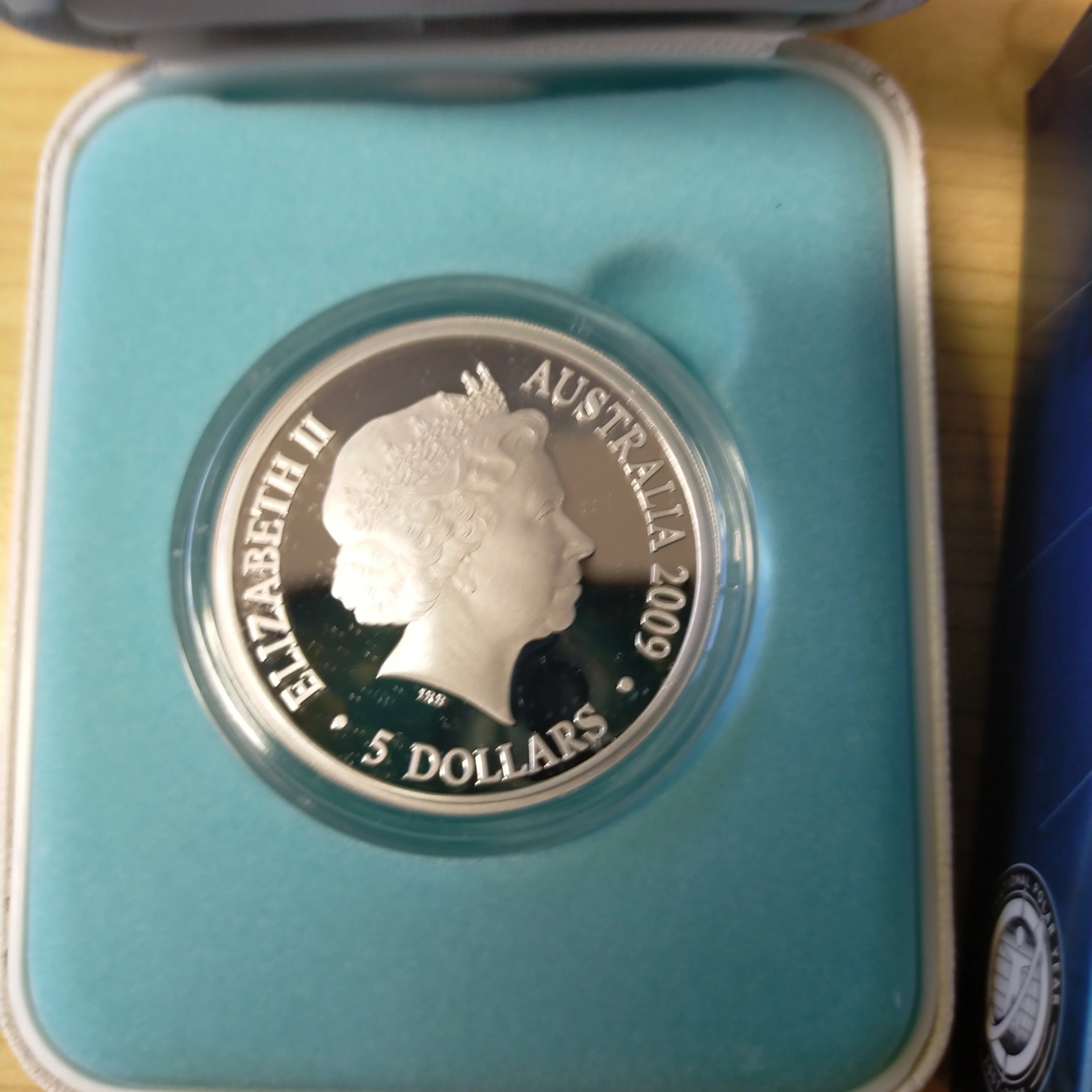 Australia Antarctic 2009 Royal Australian Mint $5 Polar Series Antarctic Explorers .999 Silver Proof Coin - Image 3