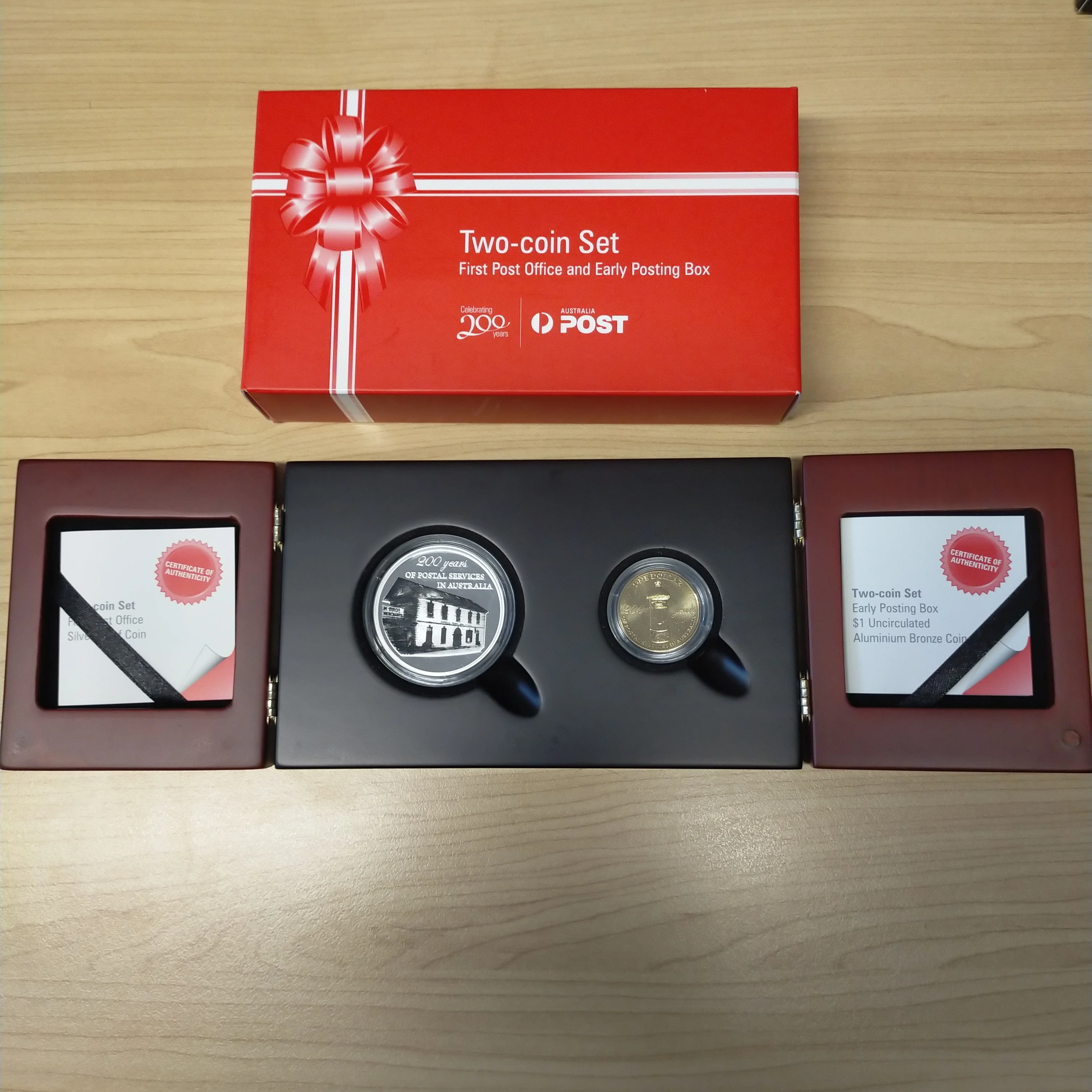 Australia 2009 Royal Australian Mint $5 Celebrating 200 Years Australia Post 1oz Proof Silver Coin and Uncirculated Coin Set