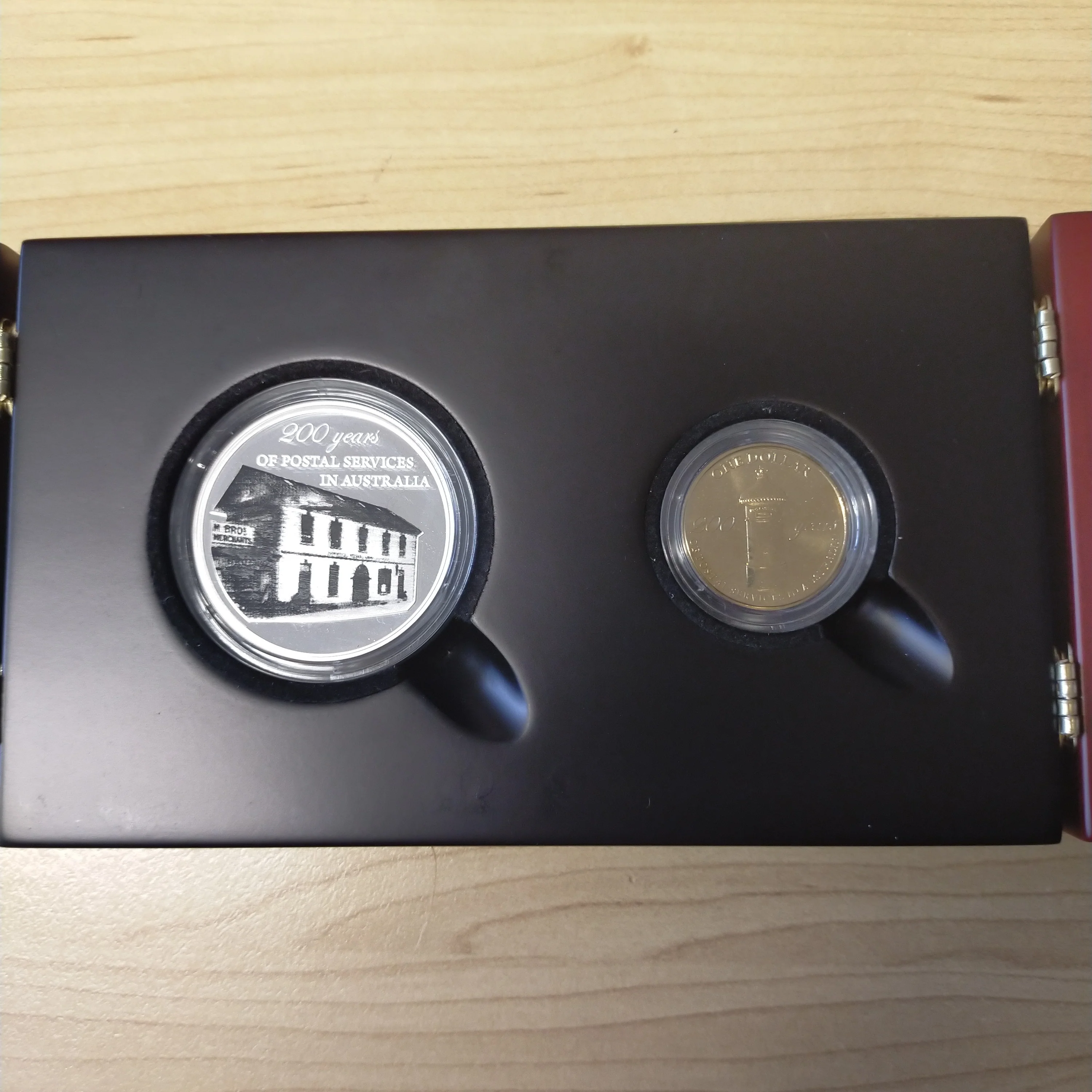 Australia 2009 Royal Australian Mint $5 Celebrating 200 Years Australia Post 1oz Proof Silver Coin and Uncirculated Coin Set - Image 2