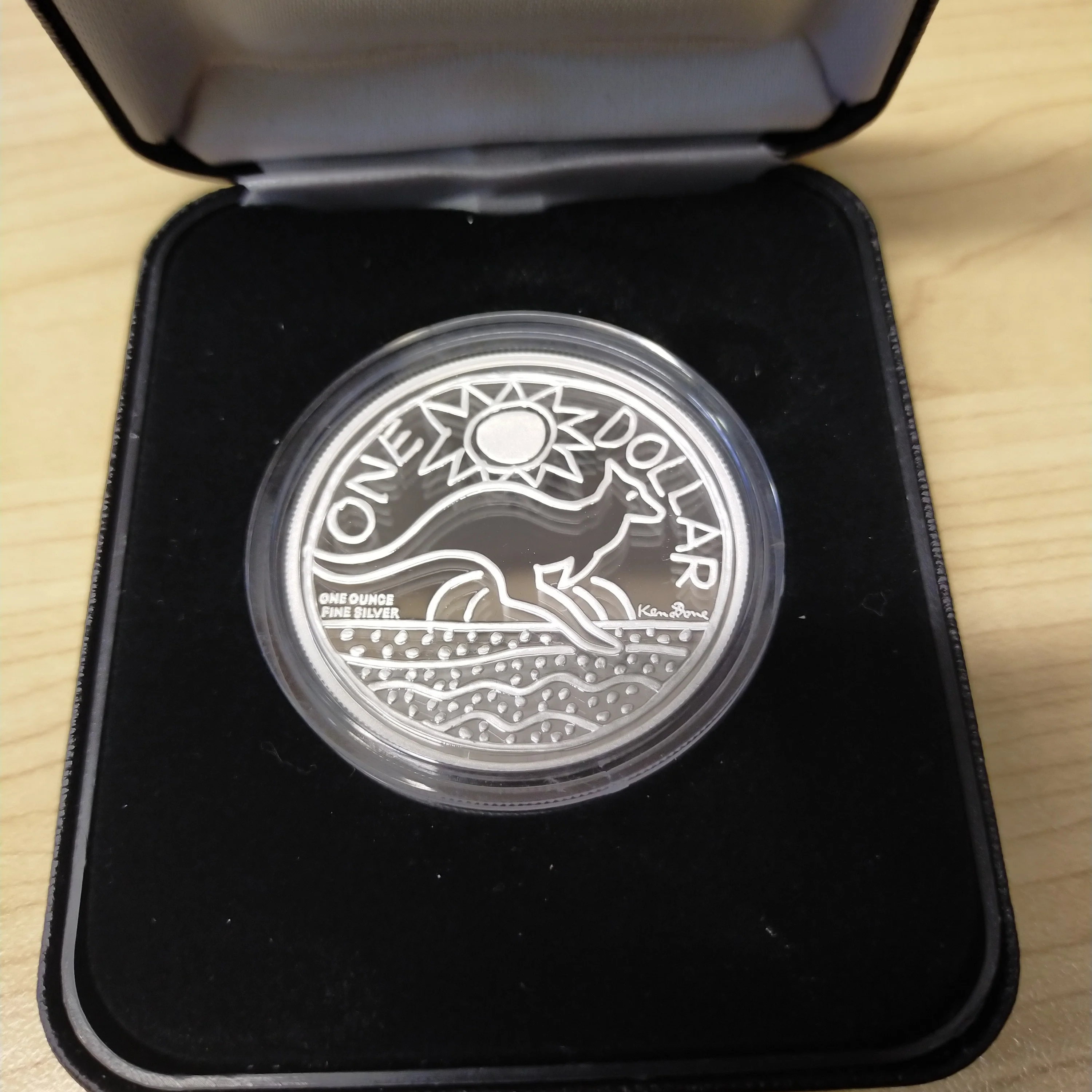 Australia 2009 Royal Australian Mint $1 Kangaroo Ken Done design 1 oz .999 Silver Proof Coin - Image 2