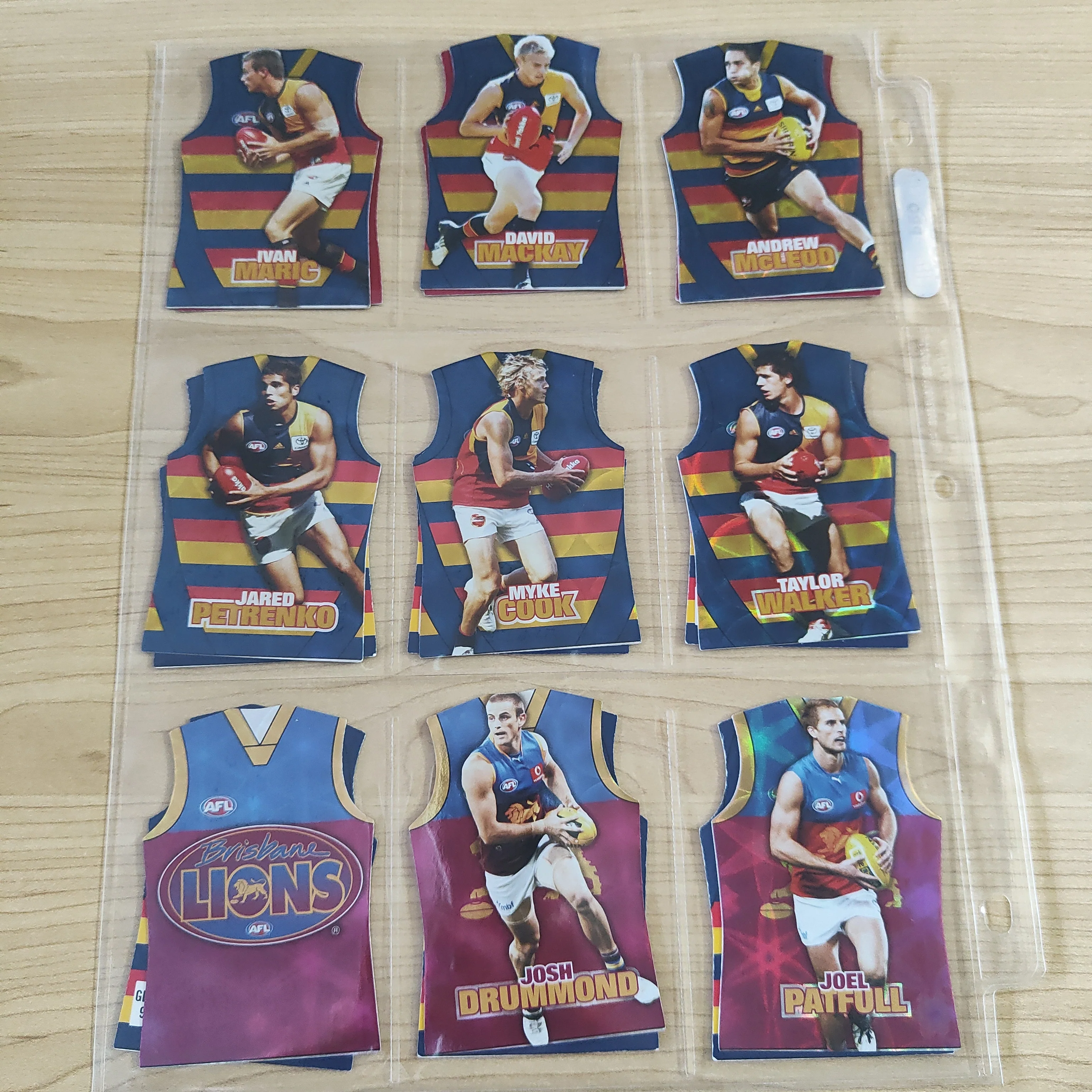 2009 Select Pinnacle Die Cut Complete Set of 195 Football Cards - Image 3
