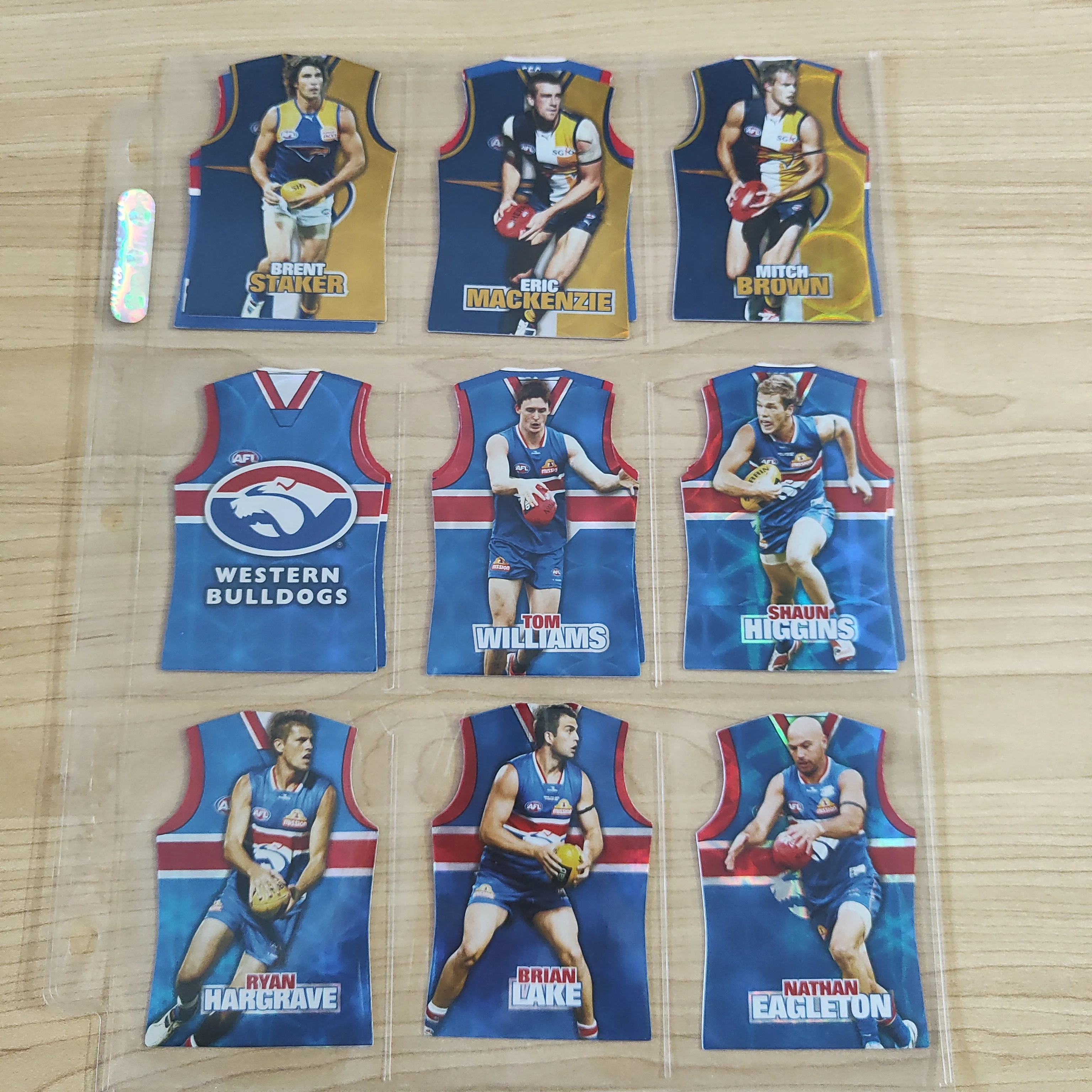 2009 Select Pinnacle Die Cut Complete Set of 195 Football Cards - Image 4