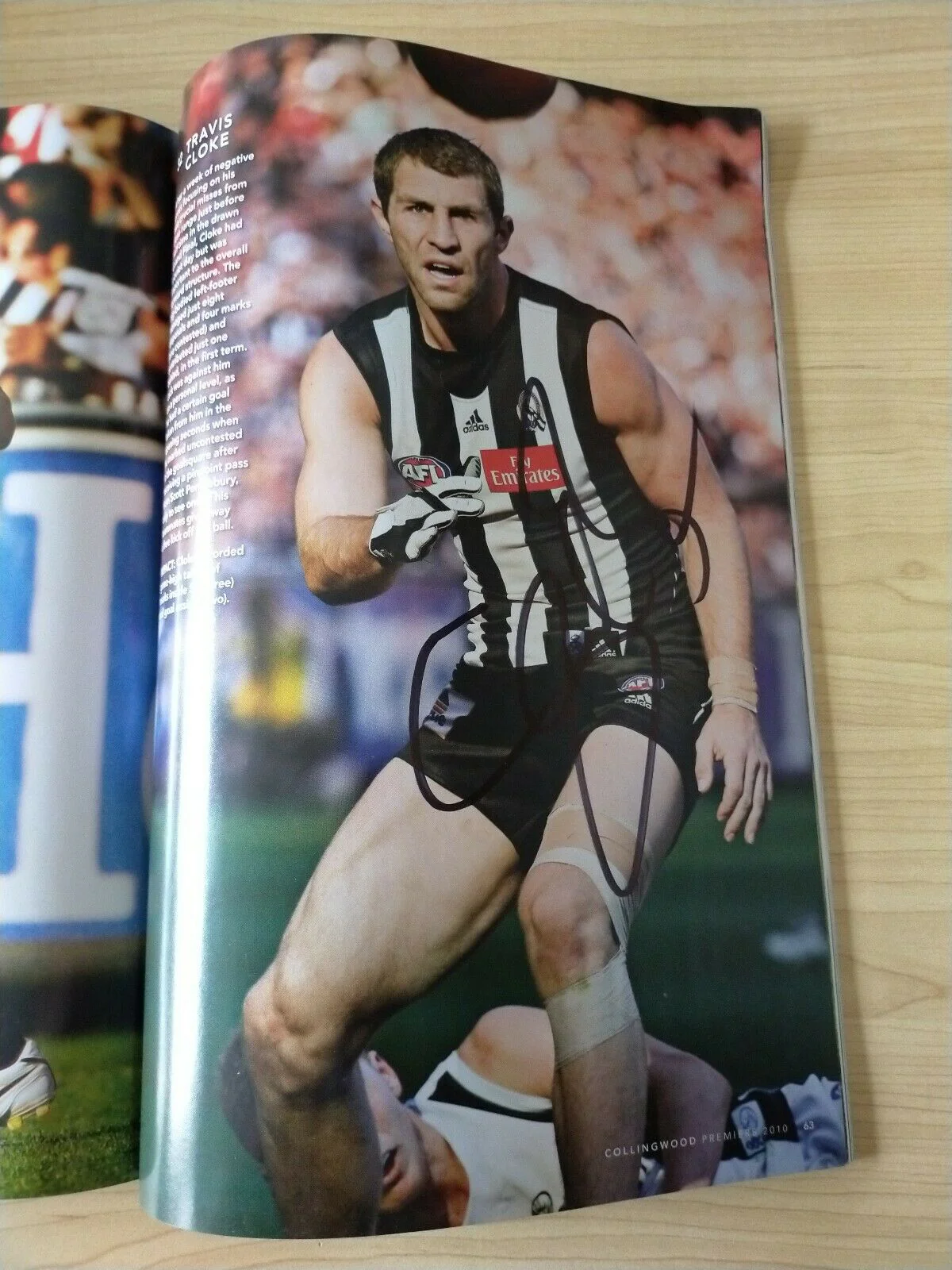 2010 Collingwood Football Club Premiership Souvenir Magazine SIGNED BY 13 - Image 11