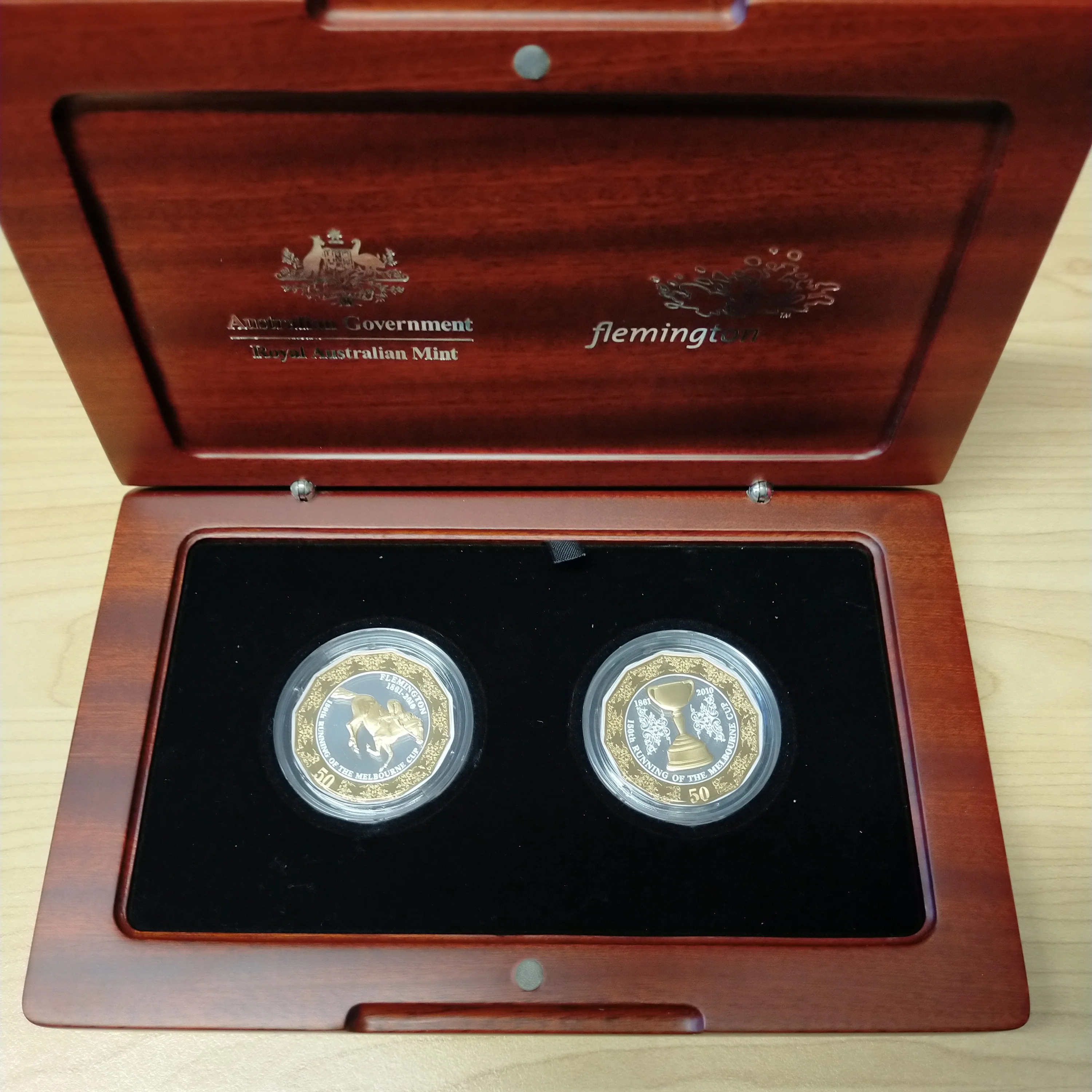 Australia 2010 Royal Australian Mint Fifty Cents 50c 150th Running of the Melbourne Cup 50c Proof Gold-Plated Silver Two Coin Set - Image 2