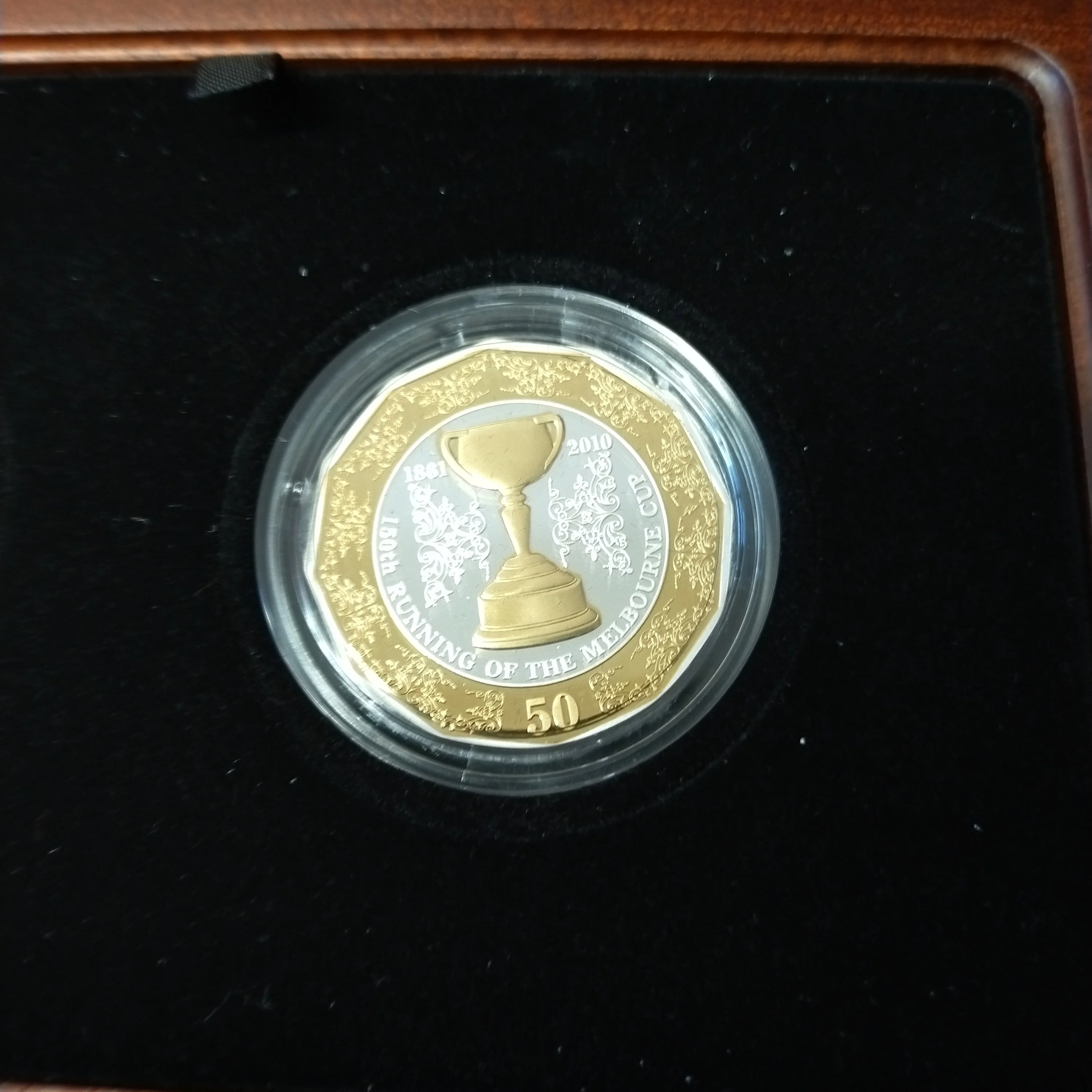 Australia 2010 Royal Australian Mint Fifty Cents 50c 150th Running of the Melbourne Cup 50c Proof Gold-Plated Silver Two Coin Set - Image 4