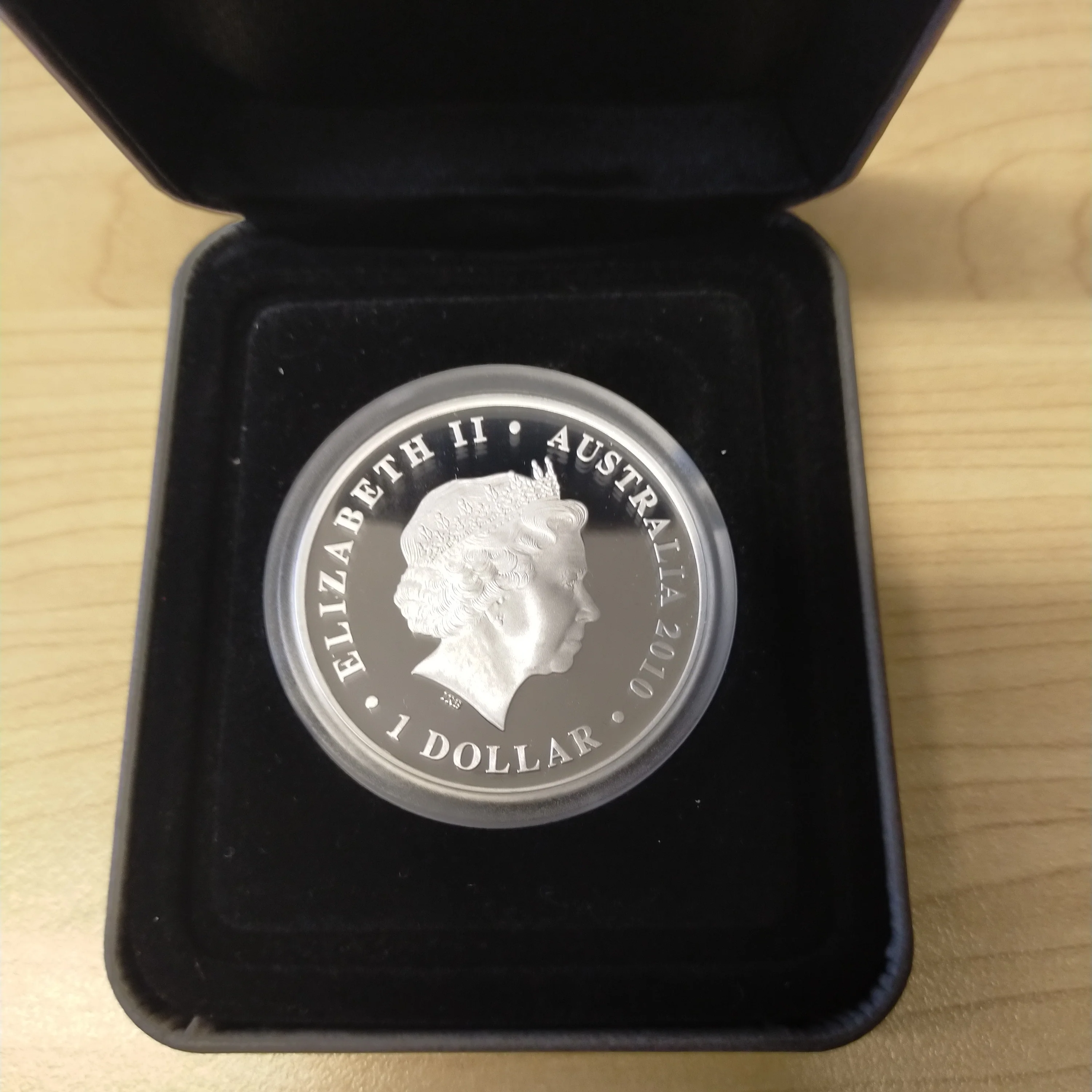 Australia 2010 Perth Mint $1 Celebrate Australia Victoria 1oz .999 Silver Proof Coin - Image 3
