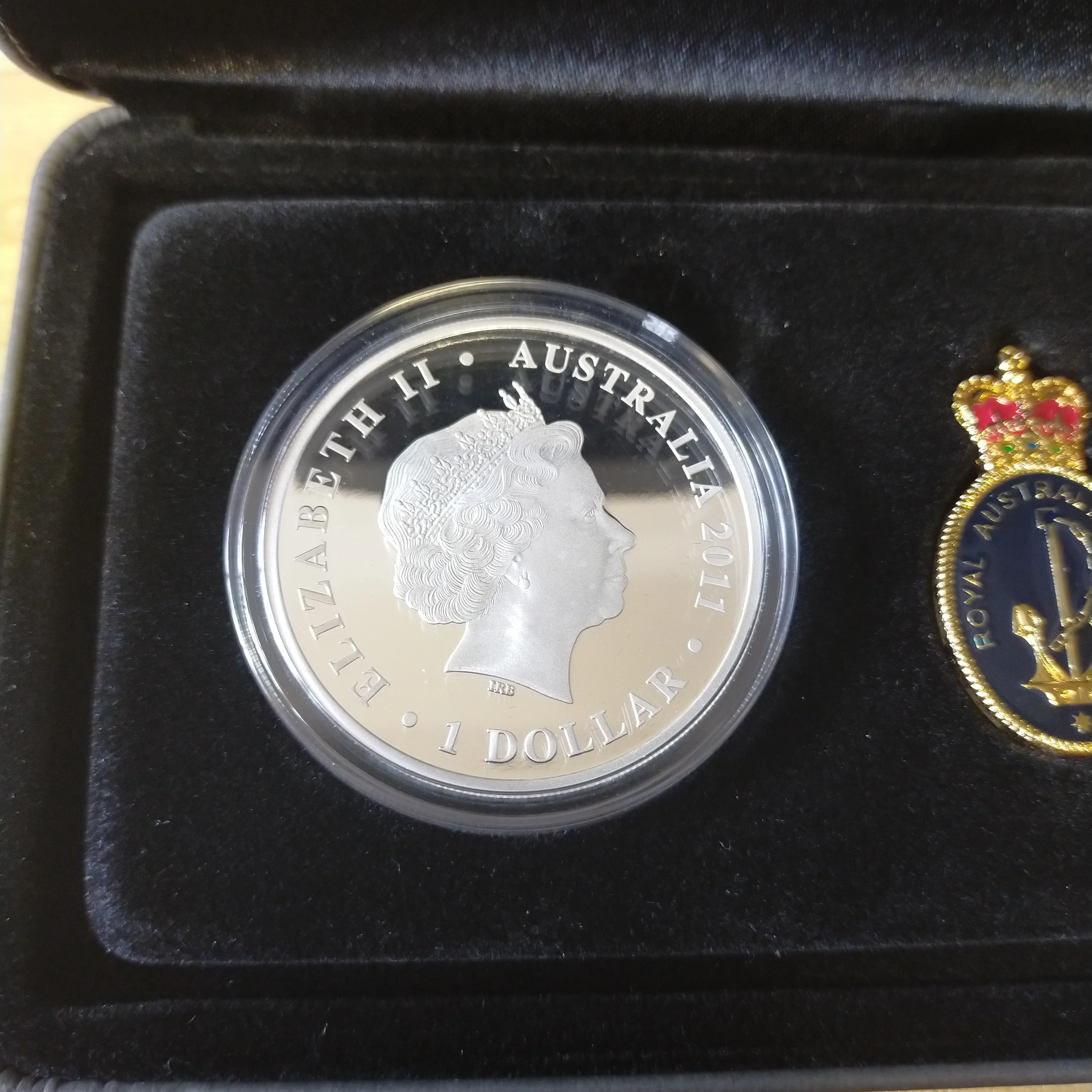 Australia 2011 Perth Mint $1 Royal Australian Navy 100 Years 1oz Proof Silver Coin and Badge Set - Image 4