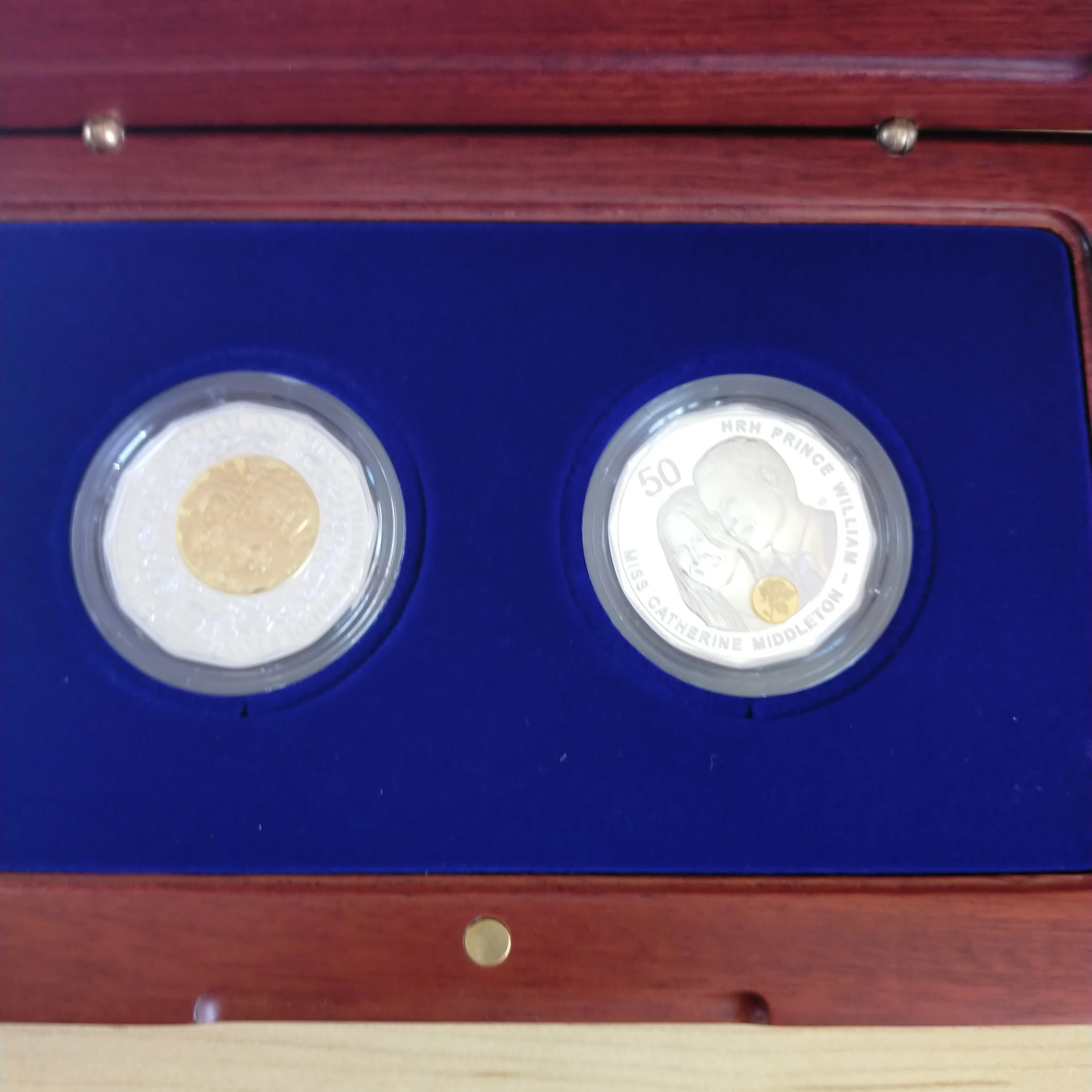 Australia 2011 Royal Australian Mint Fifty Cents 50c Royal Wedding Gold Plated Silver Proof Coin Set - Image 2