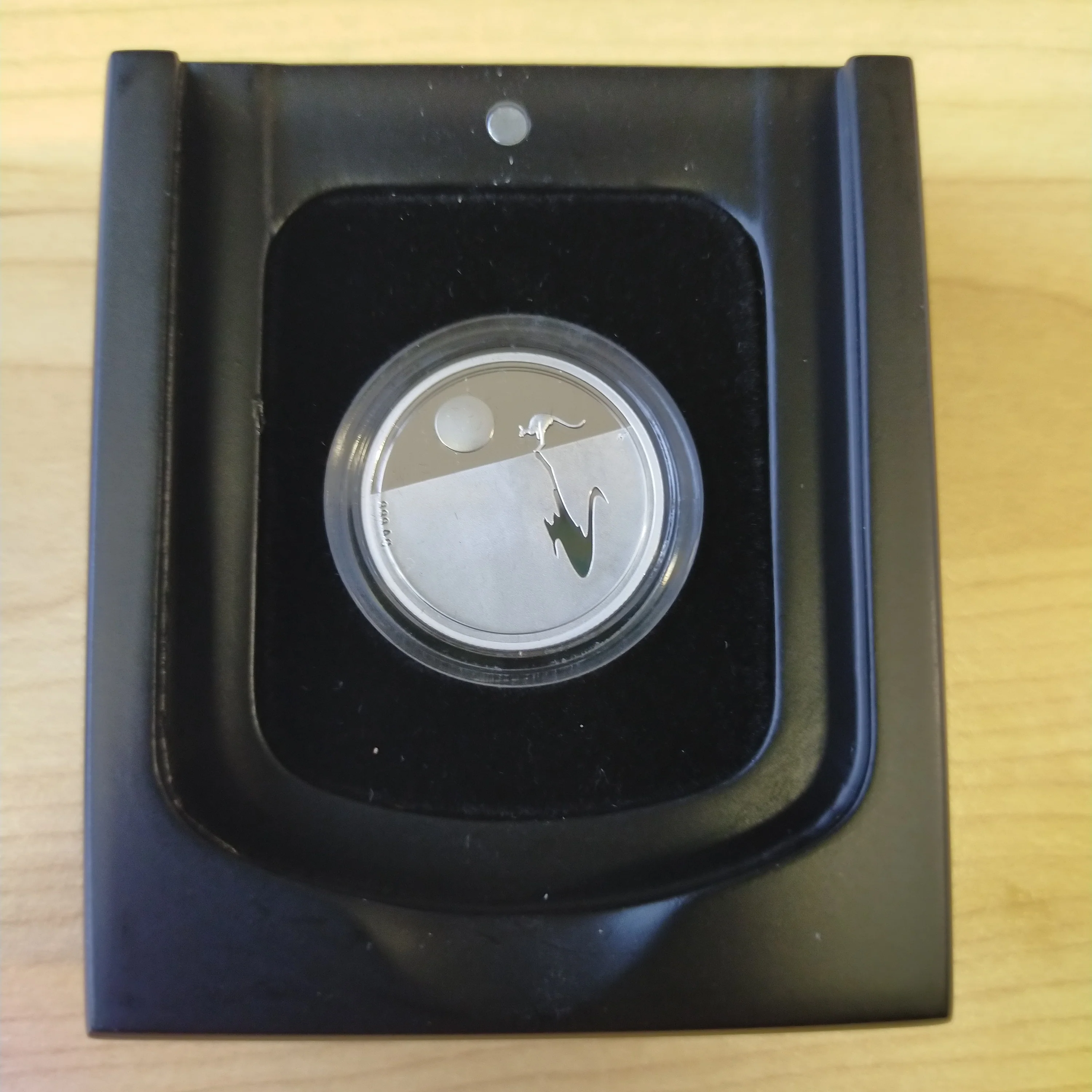 Australia 2012 Royal Australian Mint $1 Kangaroo At Sunset Silver Proof Coin - Image 2